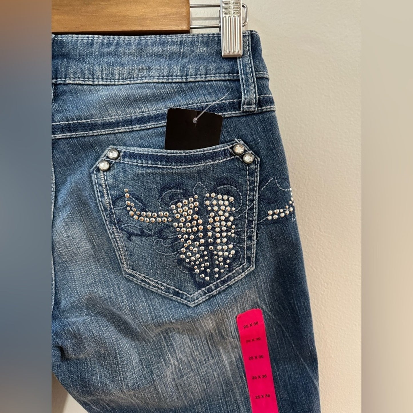 NWT W25xL36 Rock 47 by Wrangler Light Blue Low Rise Embellished Boot Cut Jeans