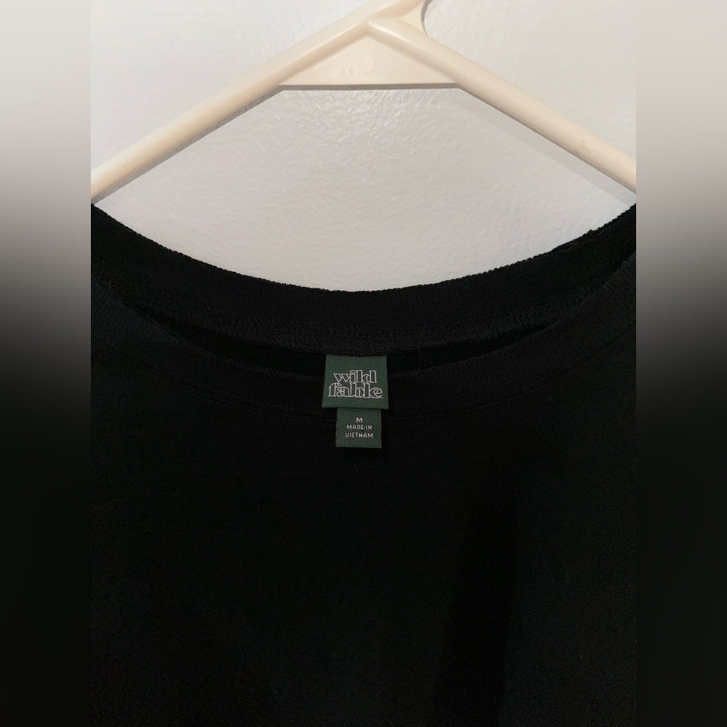 Pre-Owned MD Wild Fable Black Cropped T-Shirt