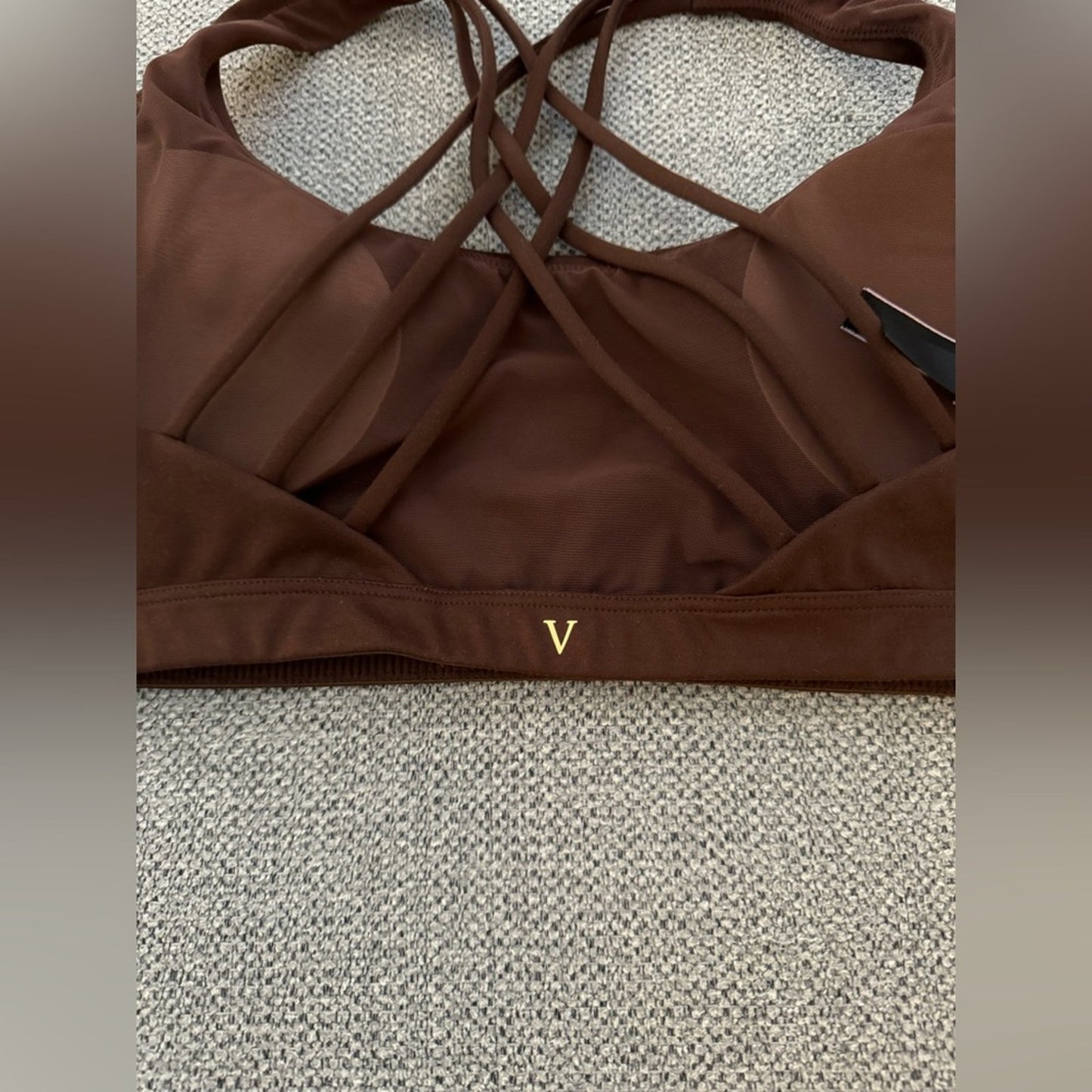 Pre-Owned LG Victoria’s Secret Red Cross Back Sports Bra