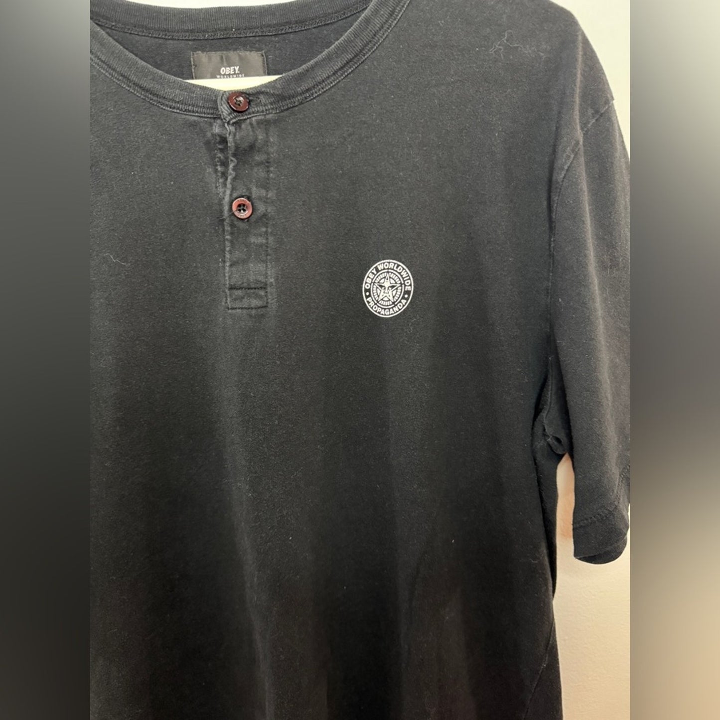 Pre-Owned LG Obey Black Henley Logo T-Shirt
