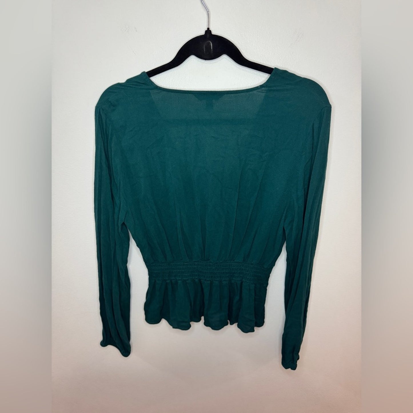 Pre-Owned MD Express Dark Green Long Sleeve Flowy Top