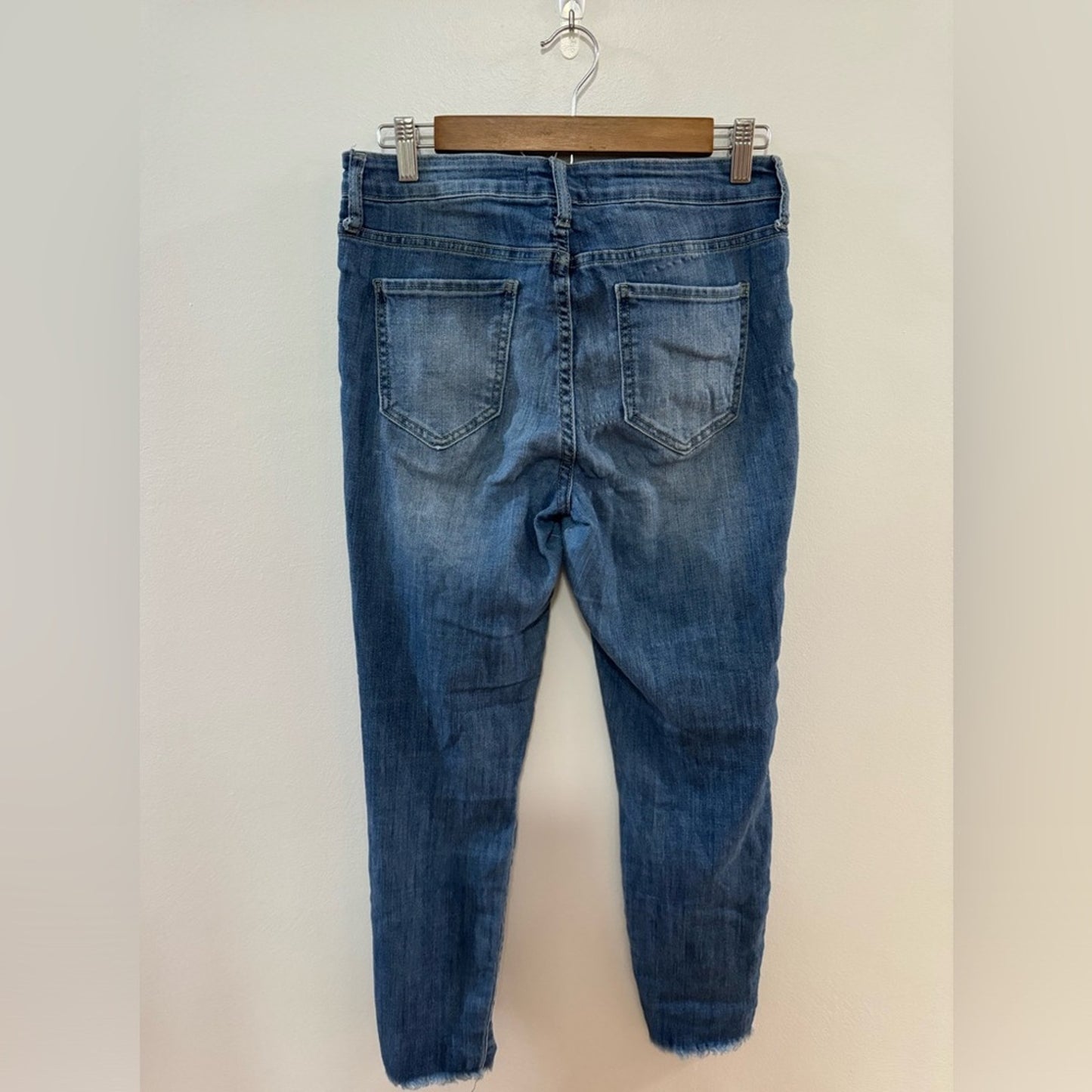 Pre-Owned Size 9 Cello Blue Distressed Jeans