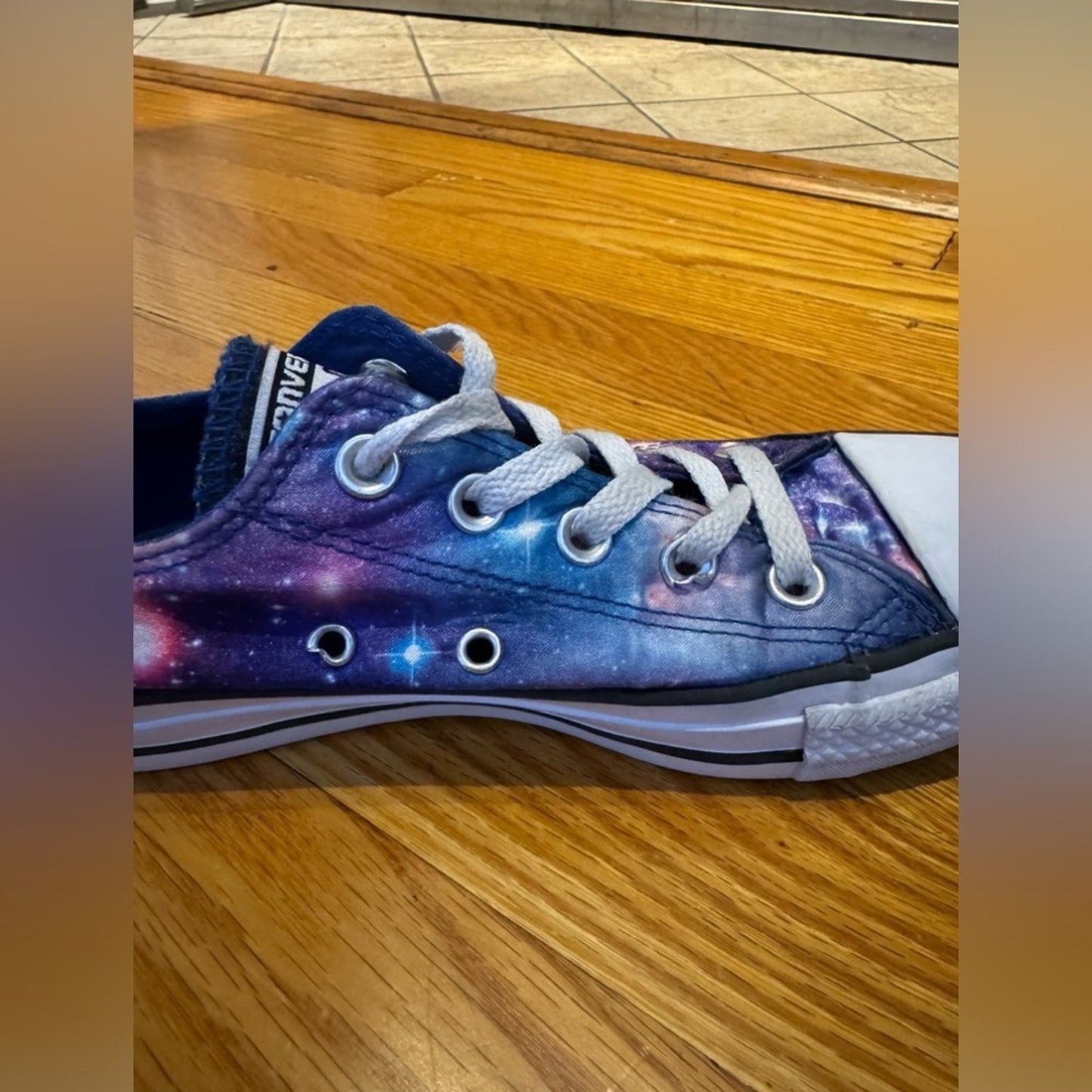 Pre-Owned Size M4/W6 Converse Chuck Taylor All Star Galaxy Low Top Sneakers