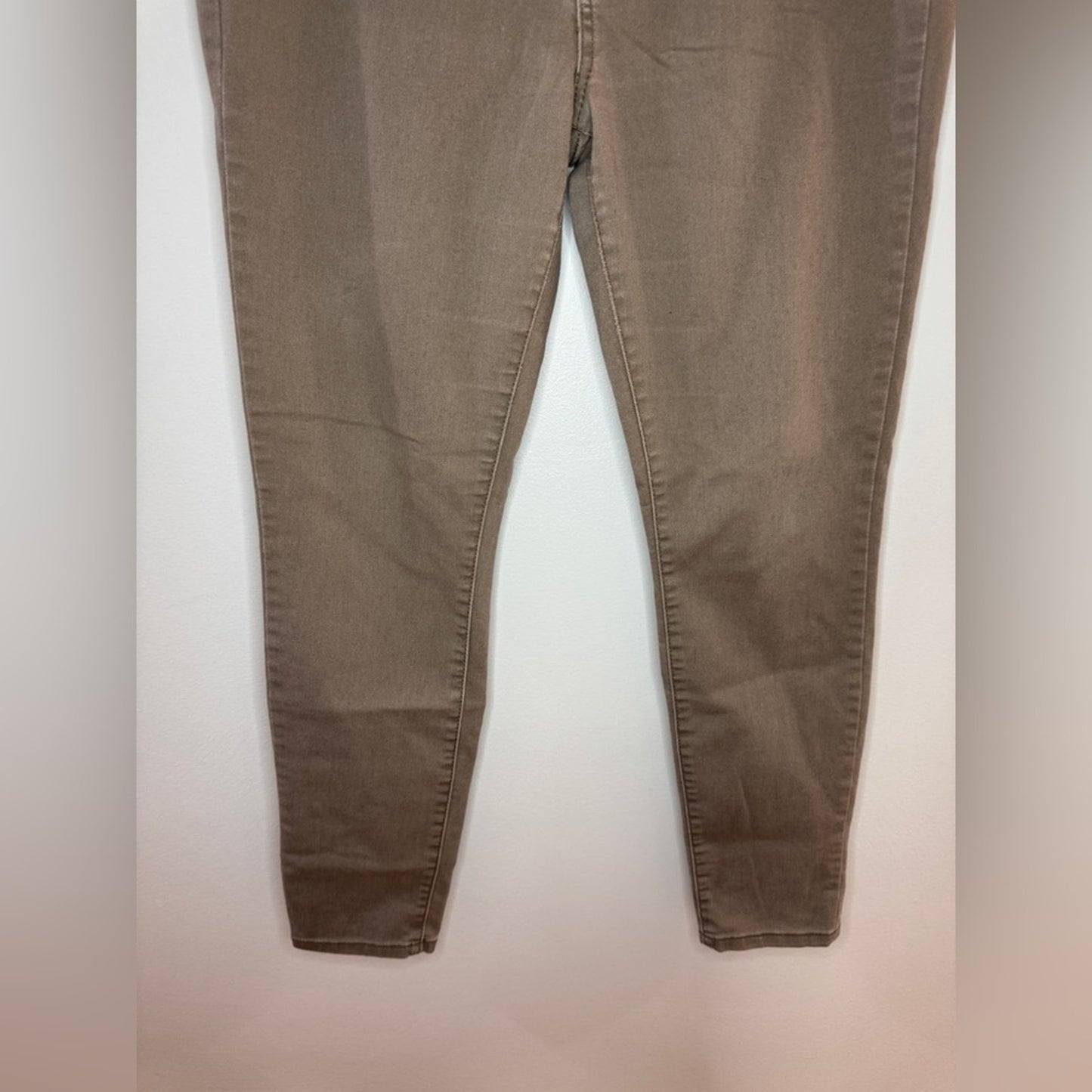Pre-Owned Size 10 Regular Aeropostale Grey High Waisted Jeggings