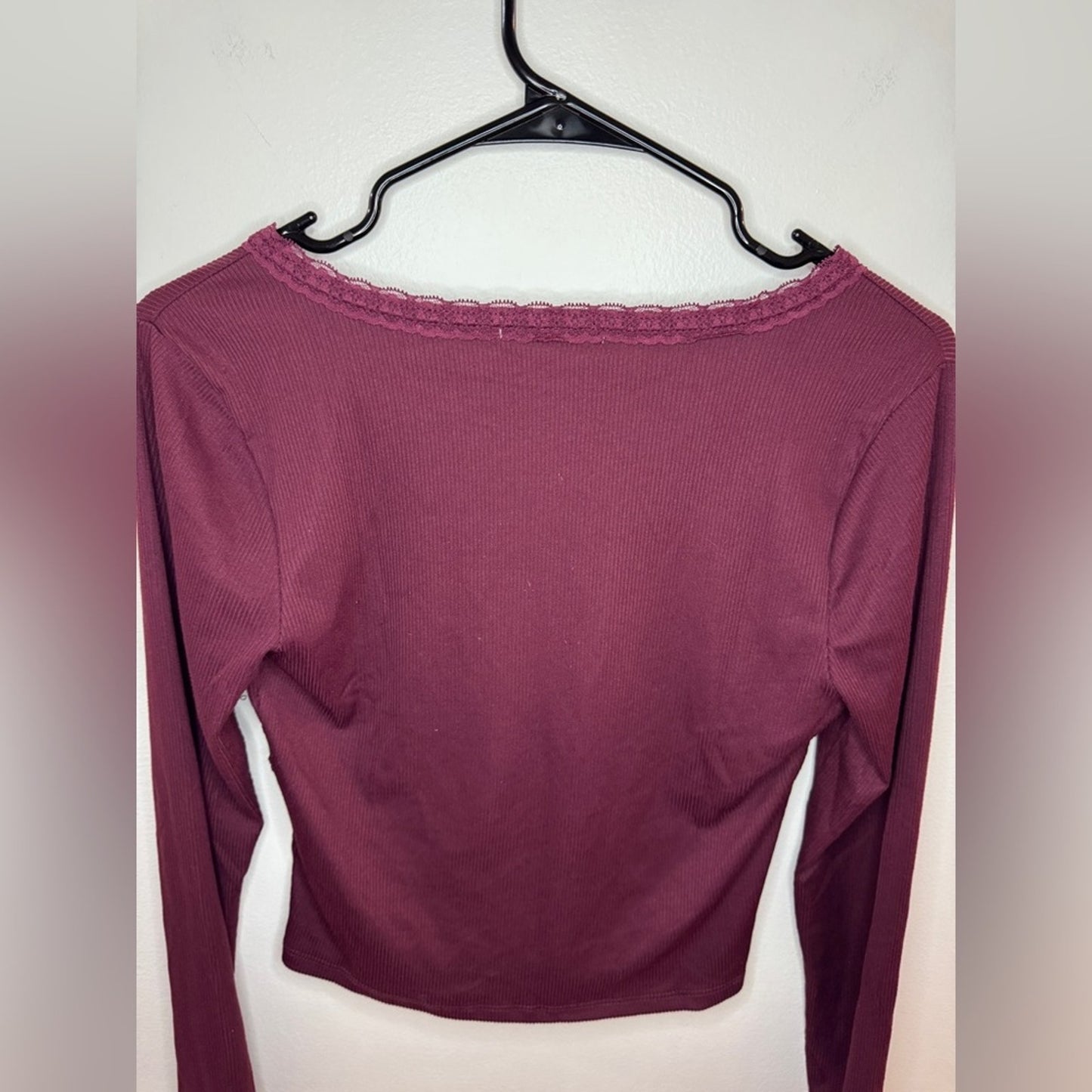 Pre-Owned MD No Comment Cropped Maroon Ribbed Lace Long Sleeve Shirt