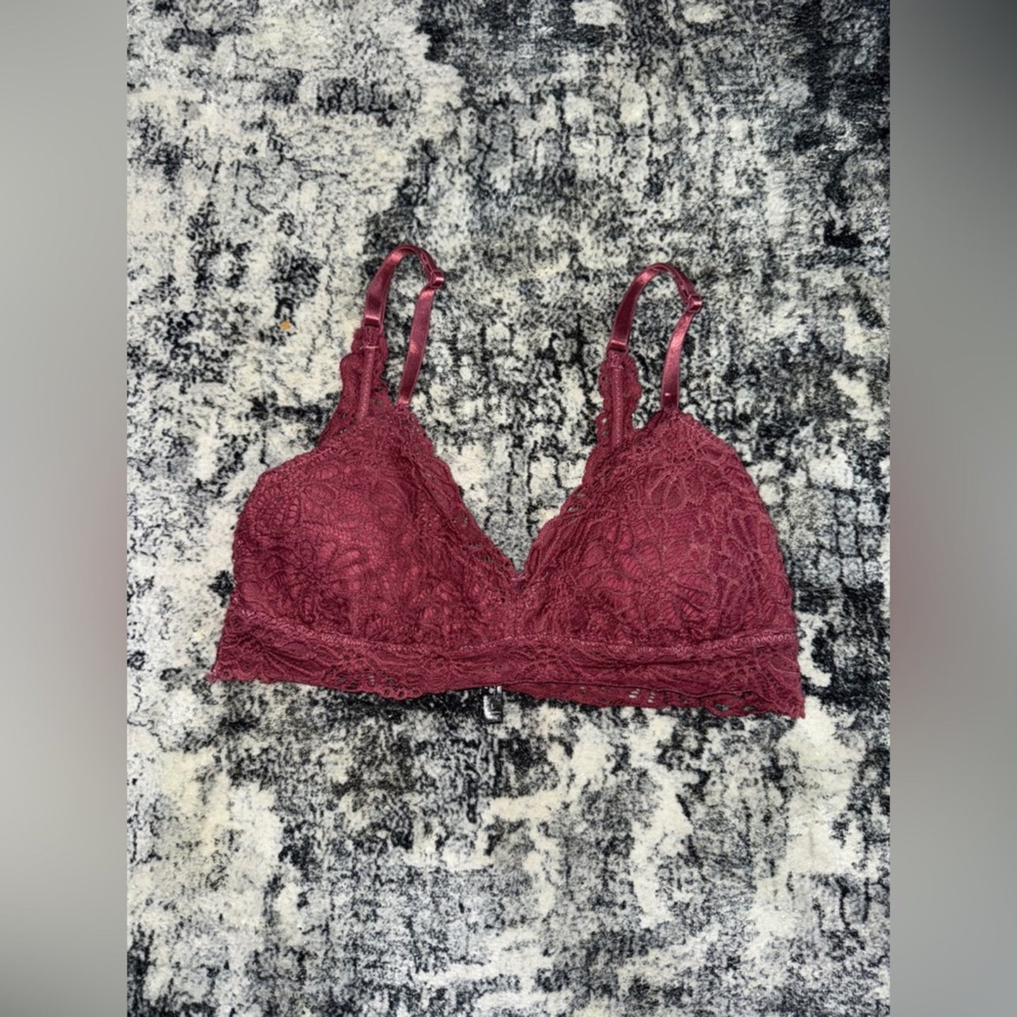 Pre-Owned LG Body Frosting Pink Lace Bralette