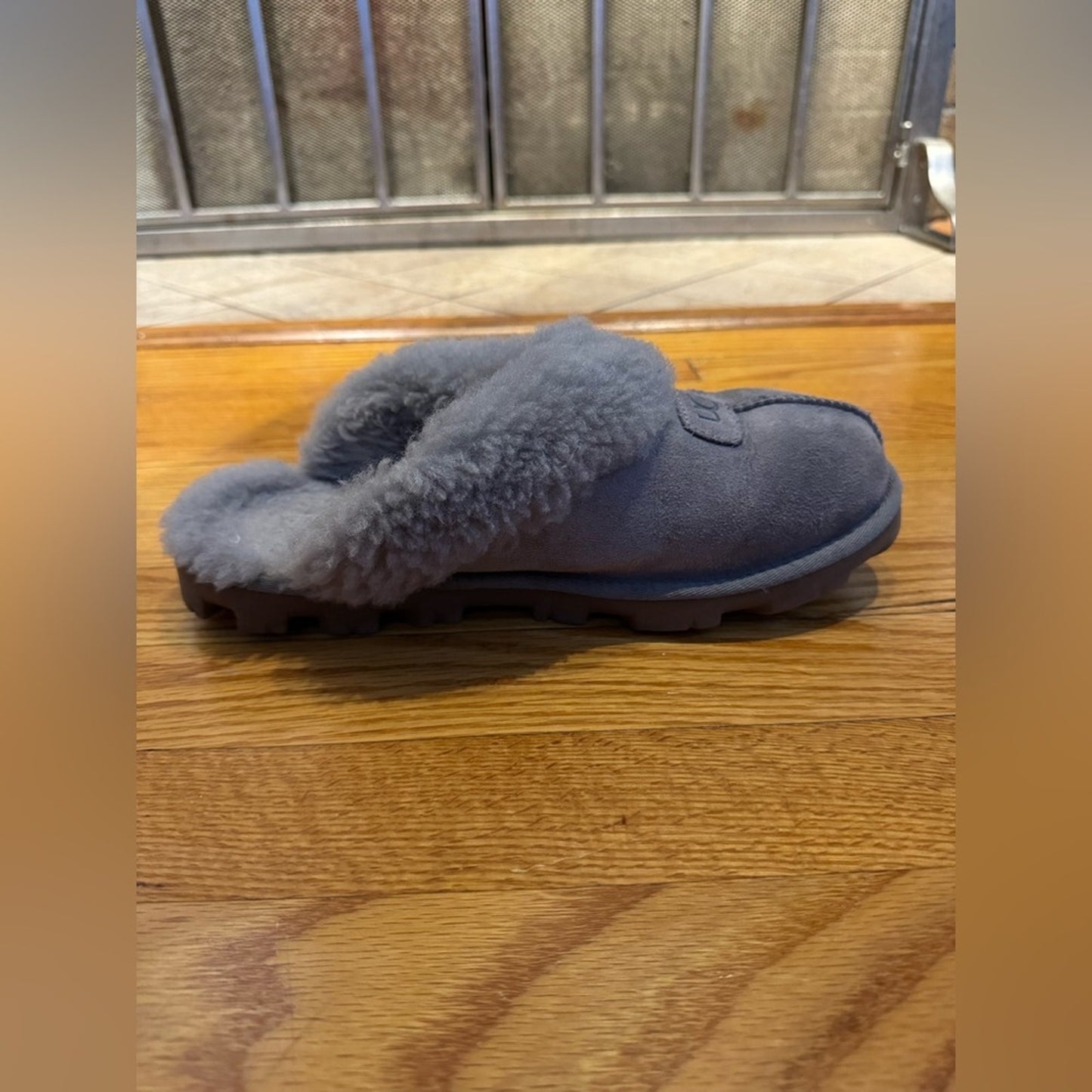 Pre-Owned Size W9 Ugg Light Grey Coquette Slipper