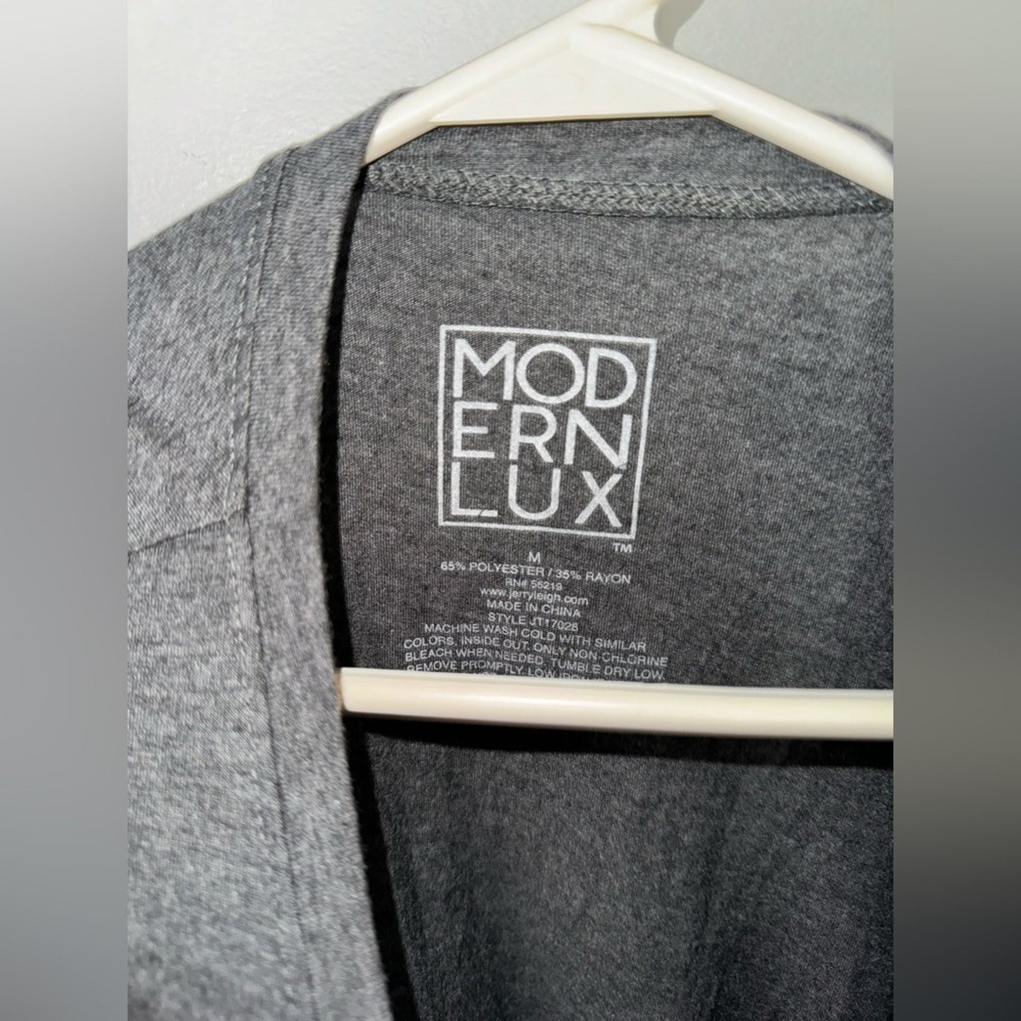 NWT MD Modern Lux Dark Heather Grey Dog Mom Graphic T-Shirt