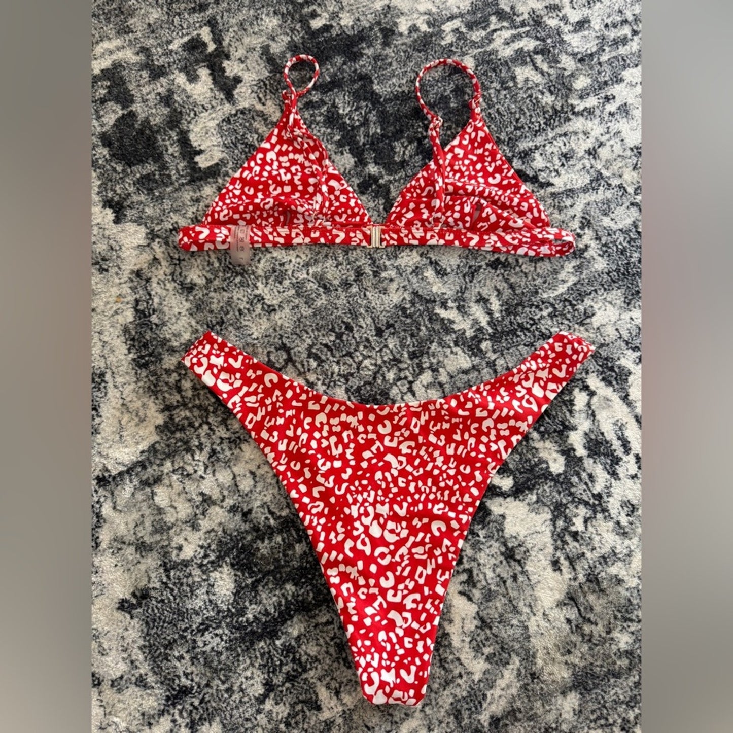 Pre-Owned LG SHEIN Red and White Cheetah Print Bikini Top and Bottom