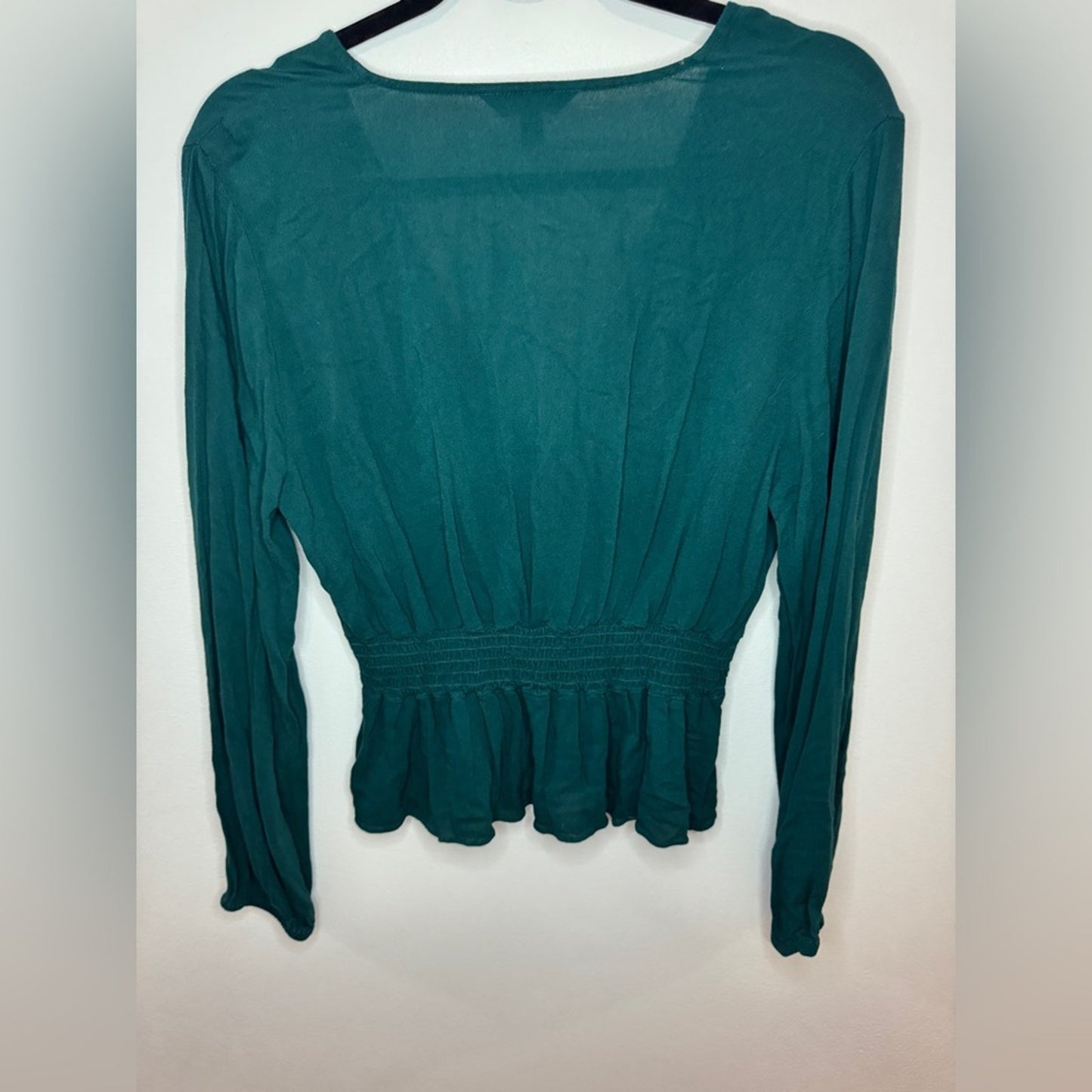 Pre-Owned MD Express Dark Green Long Sleeve Flowy Top