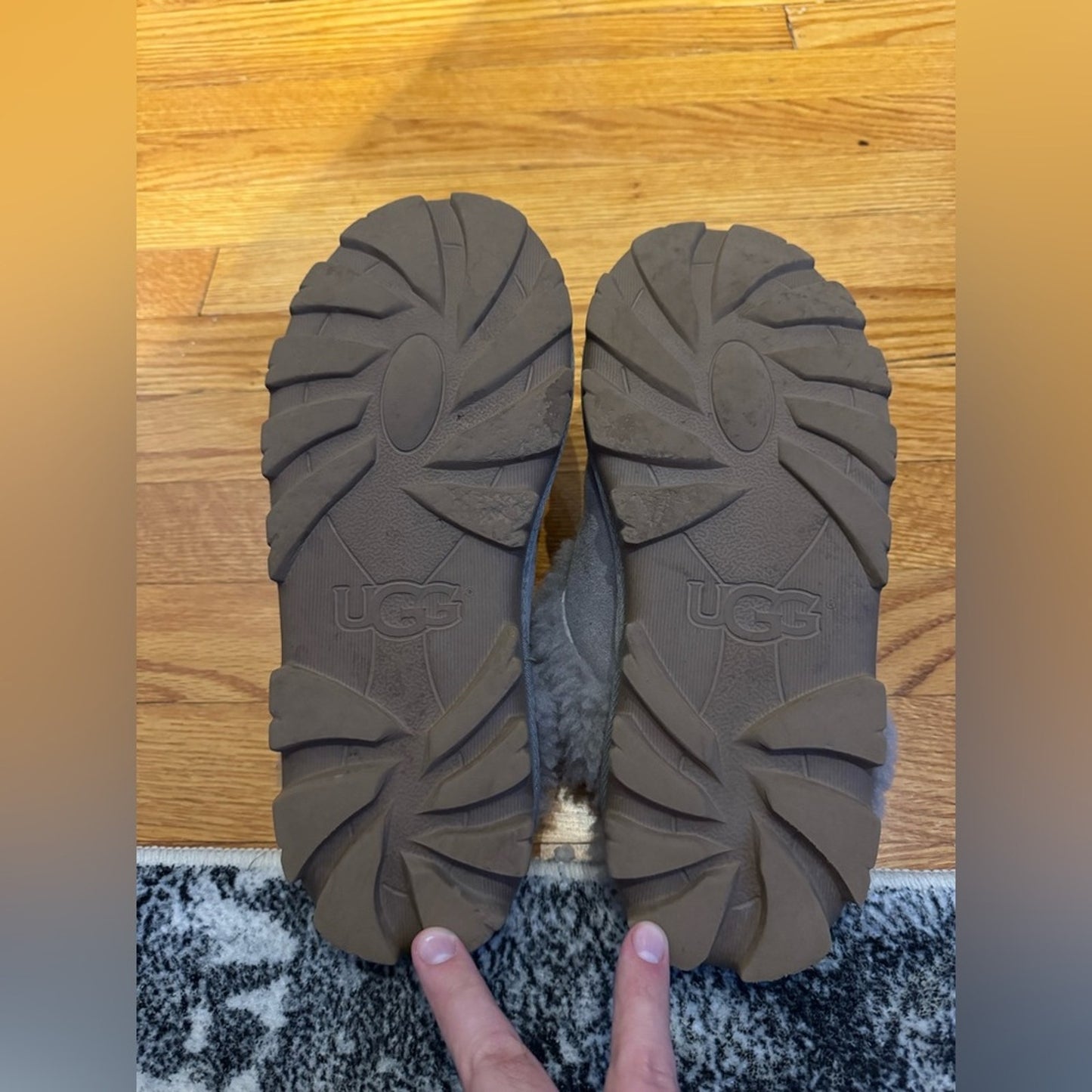 Pre-Owned Size W9 Ugg Light Grey Coquette Slipper