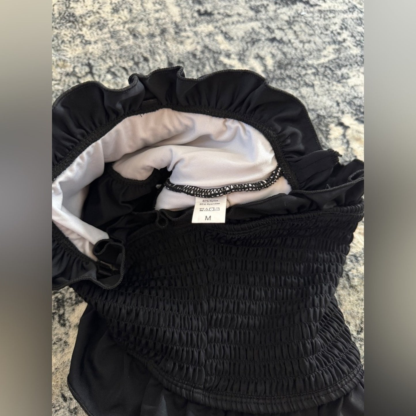 Pre-Owned MD SHEIN Black Ruffle Tube Top