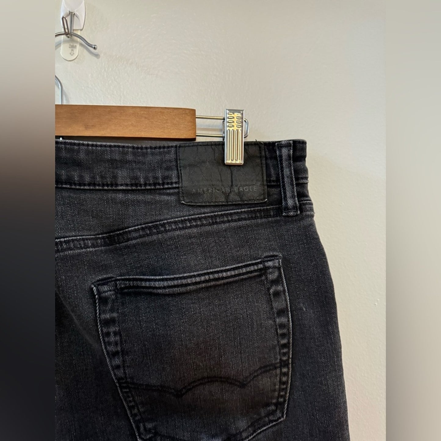 Pre-Owned W36xL30 American Eagle Black Slim Jeans