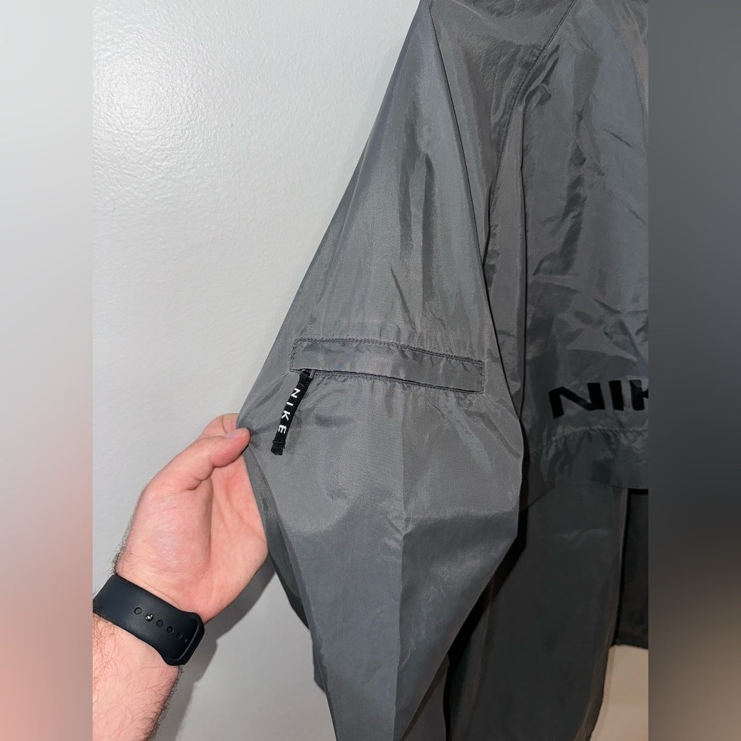 Pre-Owned XL Nike Vintage Grey and Black White Zip-Up Logo Windbreaker Jacket