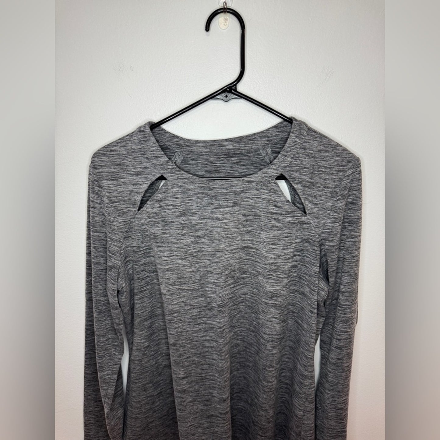 Pre-Owned MD Unbranded Heather Grey Long Sleeve Athletic Top