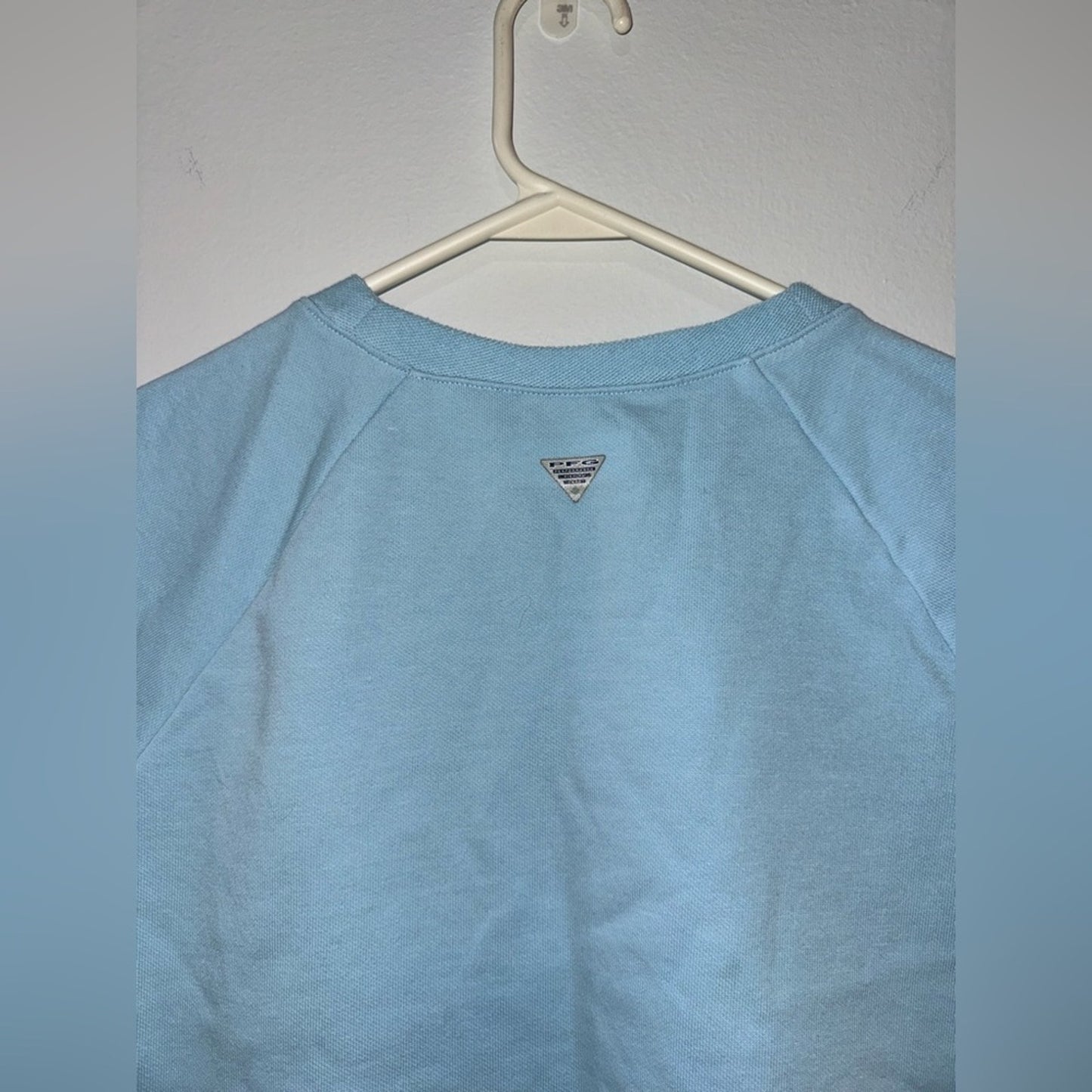 Pre-Owned LG Columbia PFG Light Blue Short Sleeve Heavy Weight t-shirt