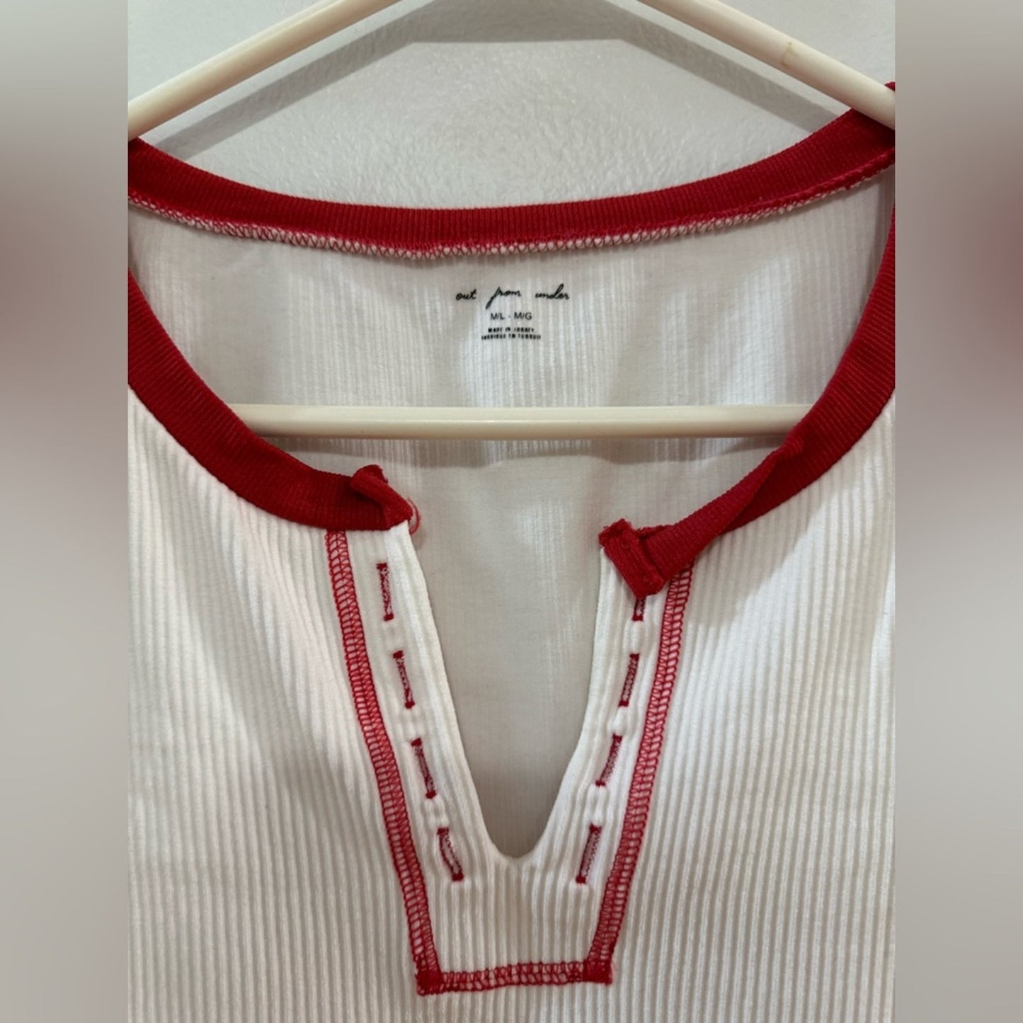 Pre-Owned MD/LG Out From Under White/Red Ribbed Top