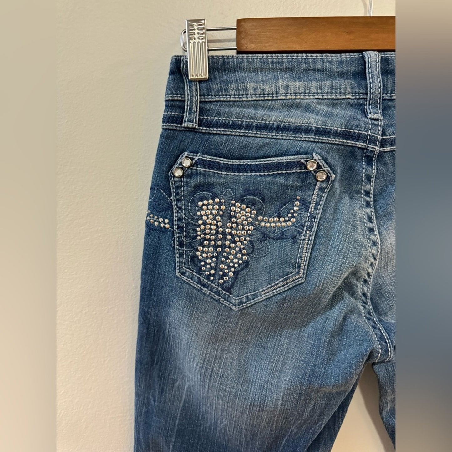 NWT W25xL36 Rock 47 by Wrangler Light Blue Low Rise Embellished Boot Cut Jeans