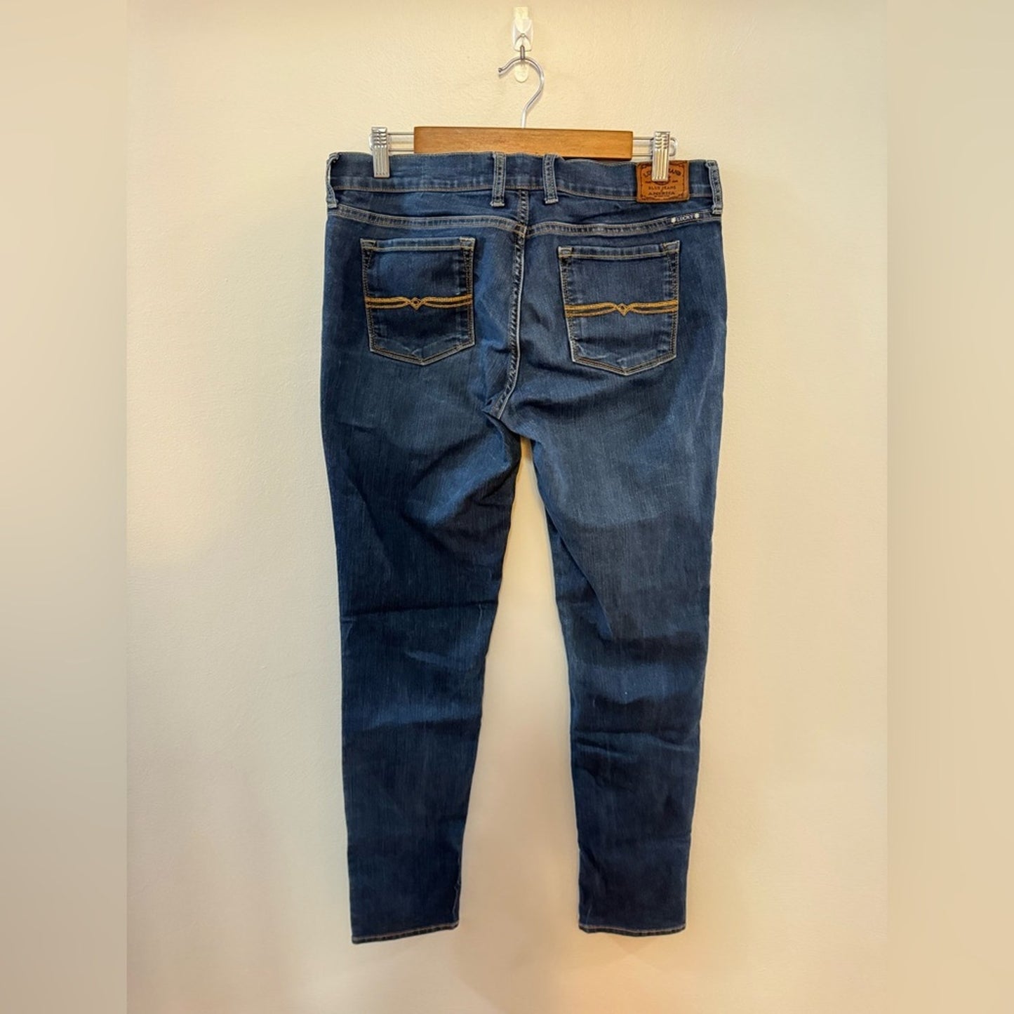 Pre-Owned Size 10 Lucky Brand Dark Blue Charlie Skinny Jeans