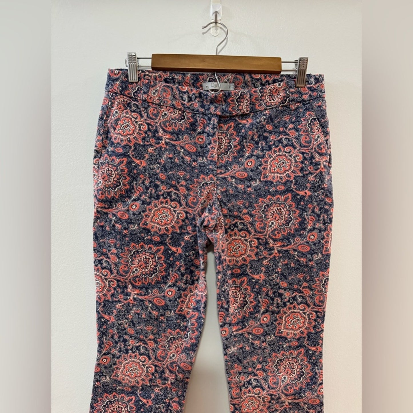 Pre-Owned Size 6 Dalia Navy Blue and Orange Capris