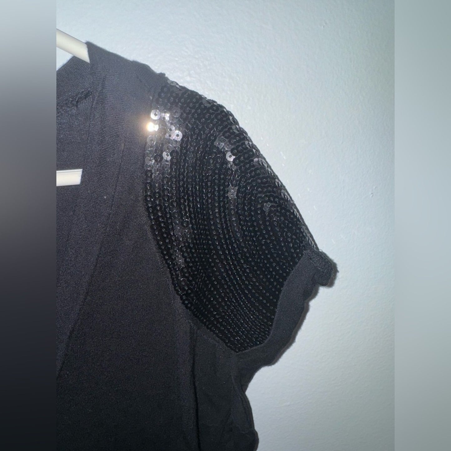 Pre-Owned MD Eyeshadow Black Sequin Shoulder Top