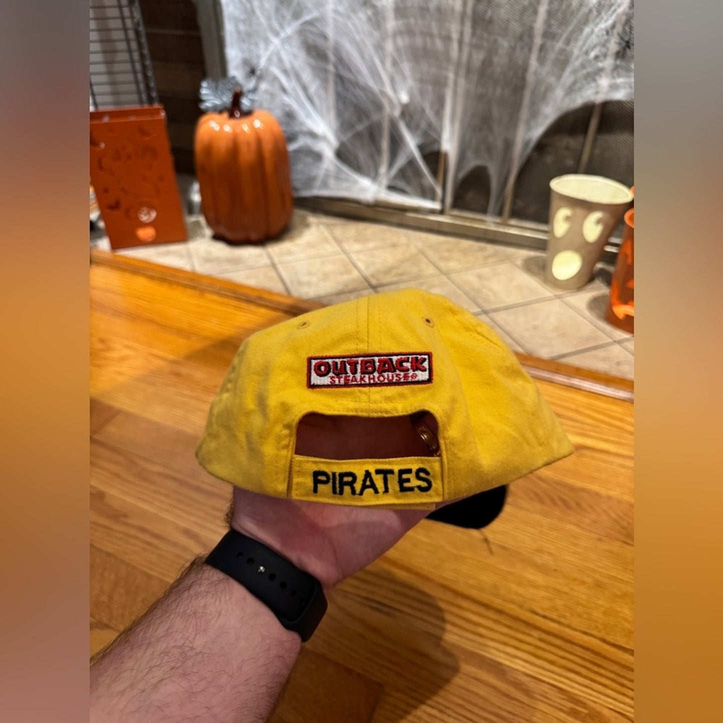 Pre-Owned Pittsburgh Pirates Vintage Black, Yellow and White Hat