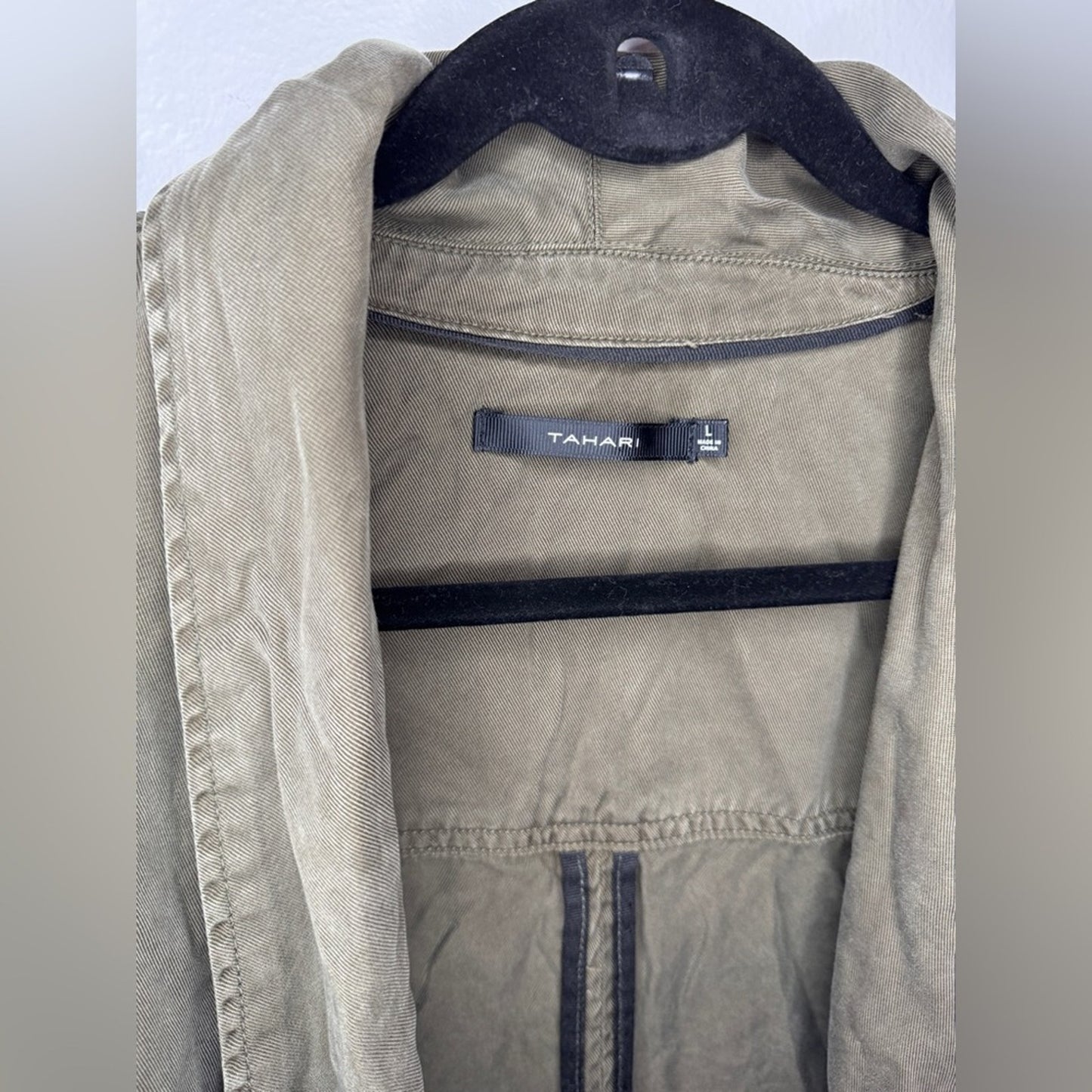 Pre-Owned LG Tahari Brown Sleeveless Jacket