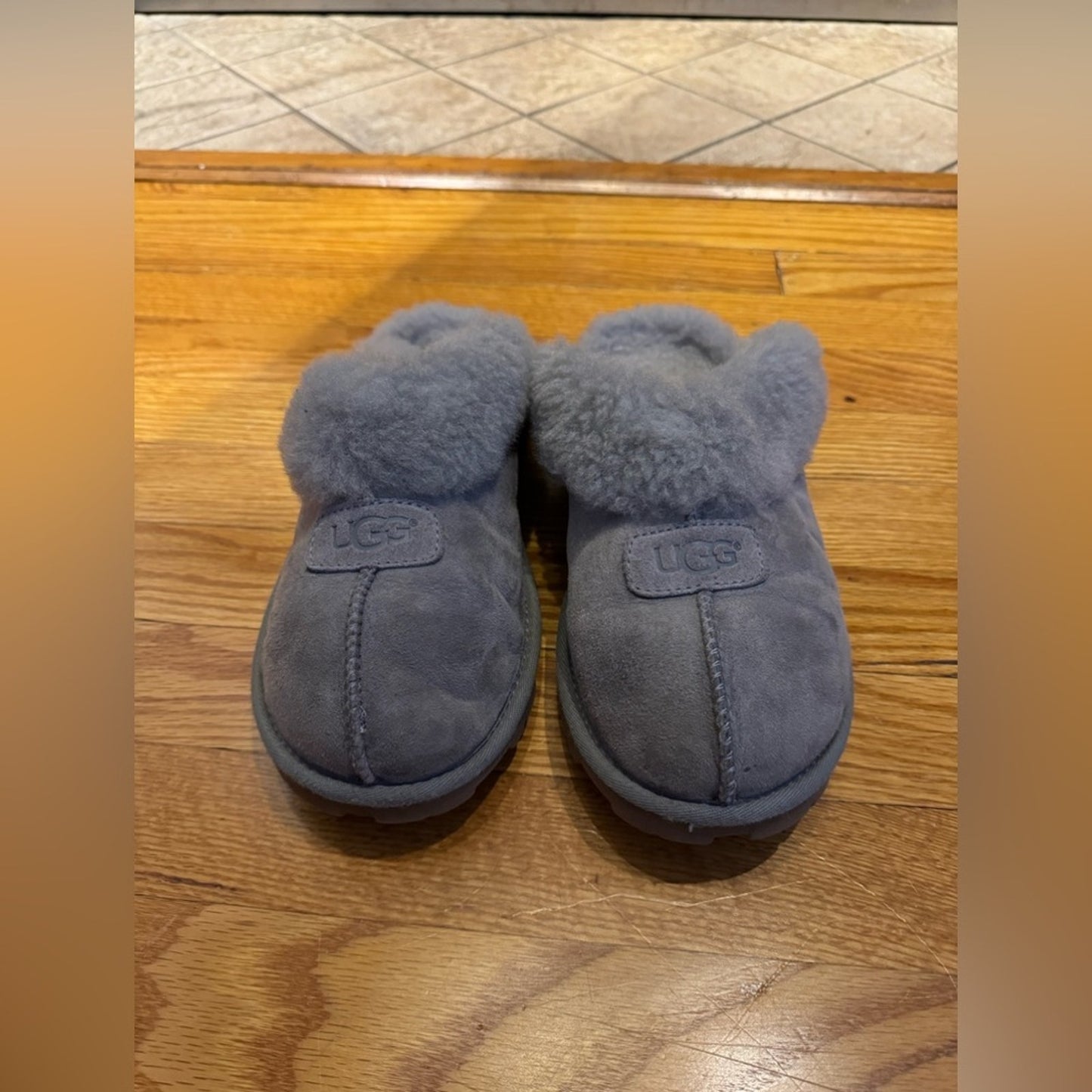 Pre-Owned Size W9 Ugg Light Grey Coquette Slipper