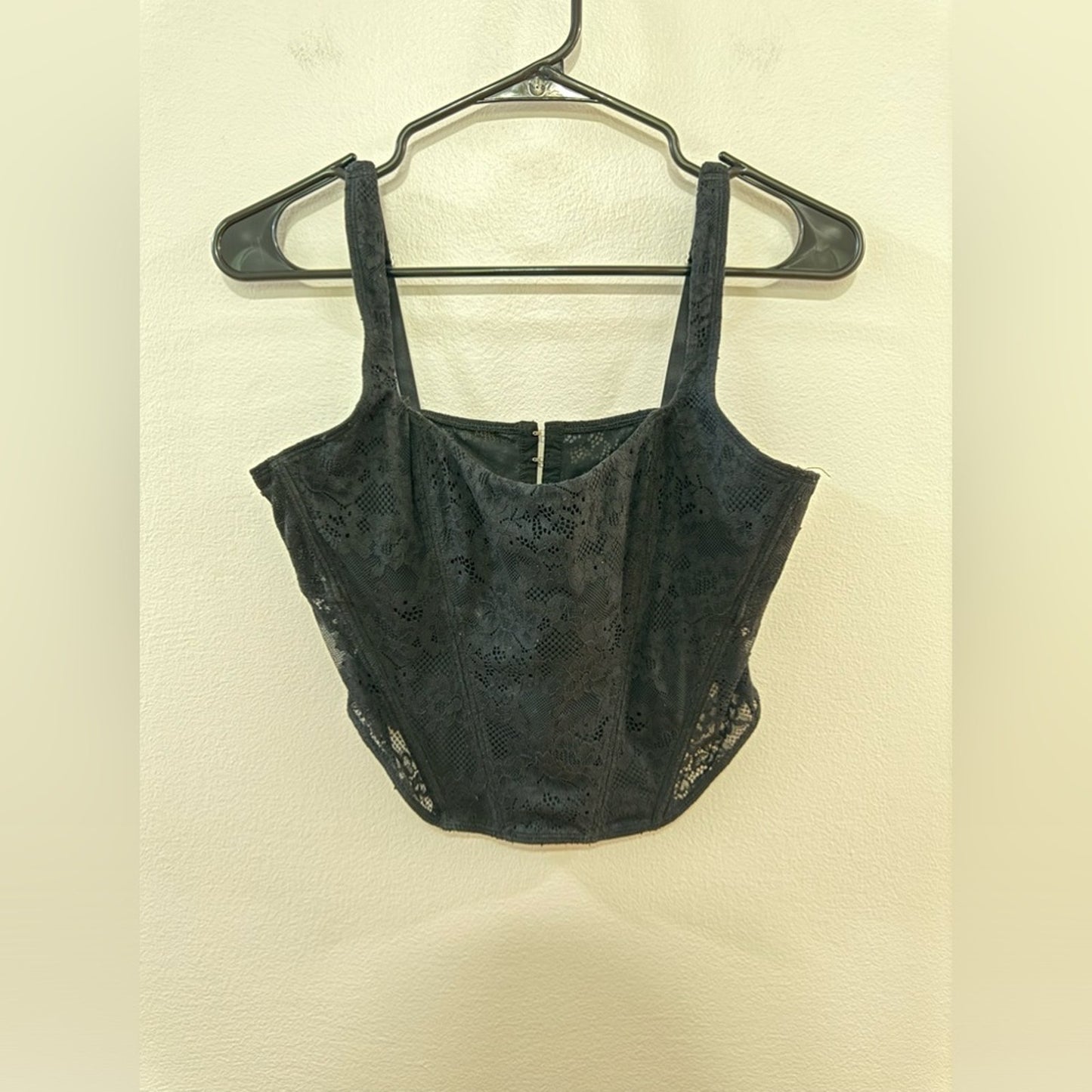 Pre-Owned White Fox Black Lace Corset
