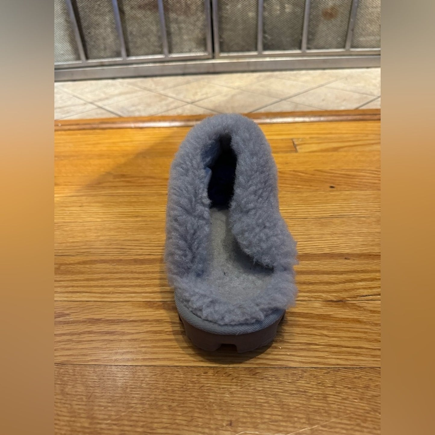 Pre-Owned Size W9 Ugg Light Grey Coquette Slipper
