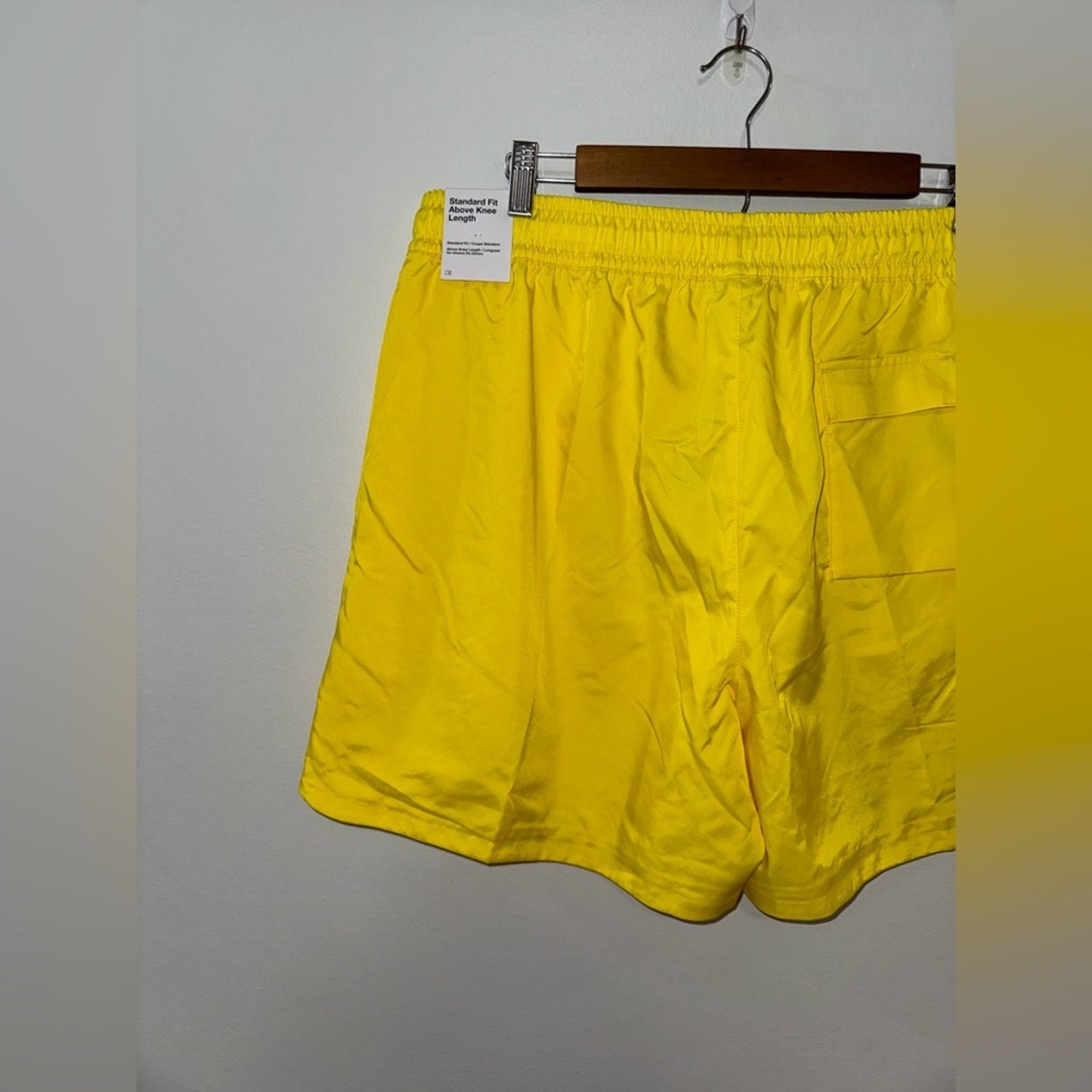 NWT XL Nike Yellow Club Woven Short 6” Inseam