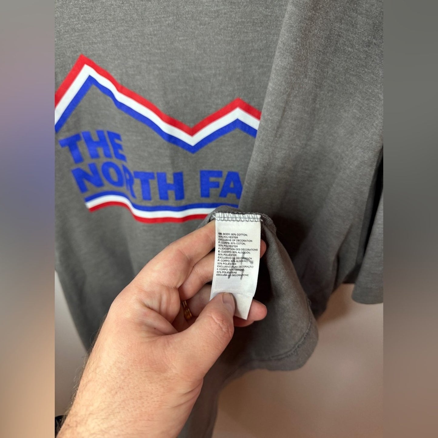 Pre-Owned XXL The North Face Red White and Blue Logo Graphic Grey T-Shirt