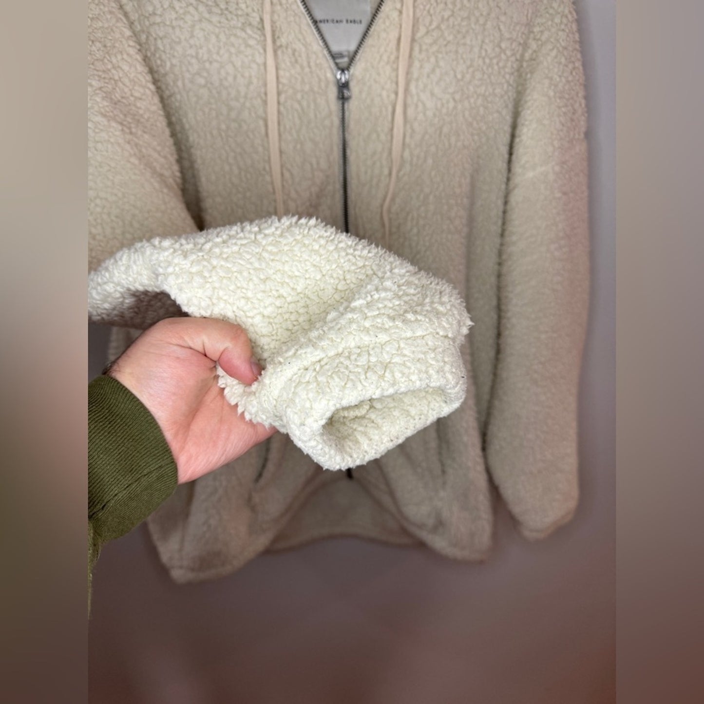 Pre-Owned MD American Eagle White Sherpa Zip-Up Oversized Hoodie