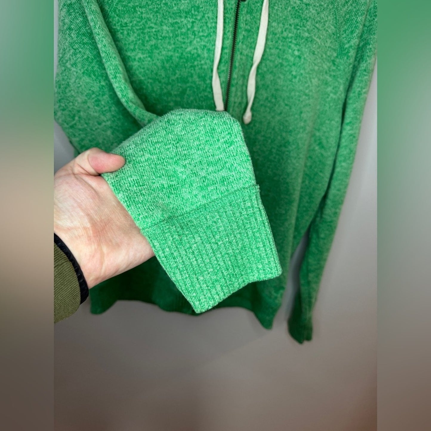 Pre-Owned XL American Eagle Green Knitted Zip-Up Hoodie