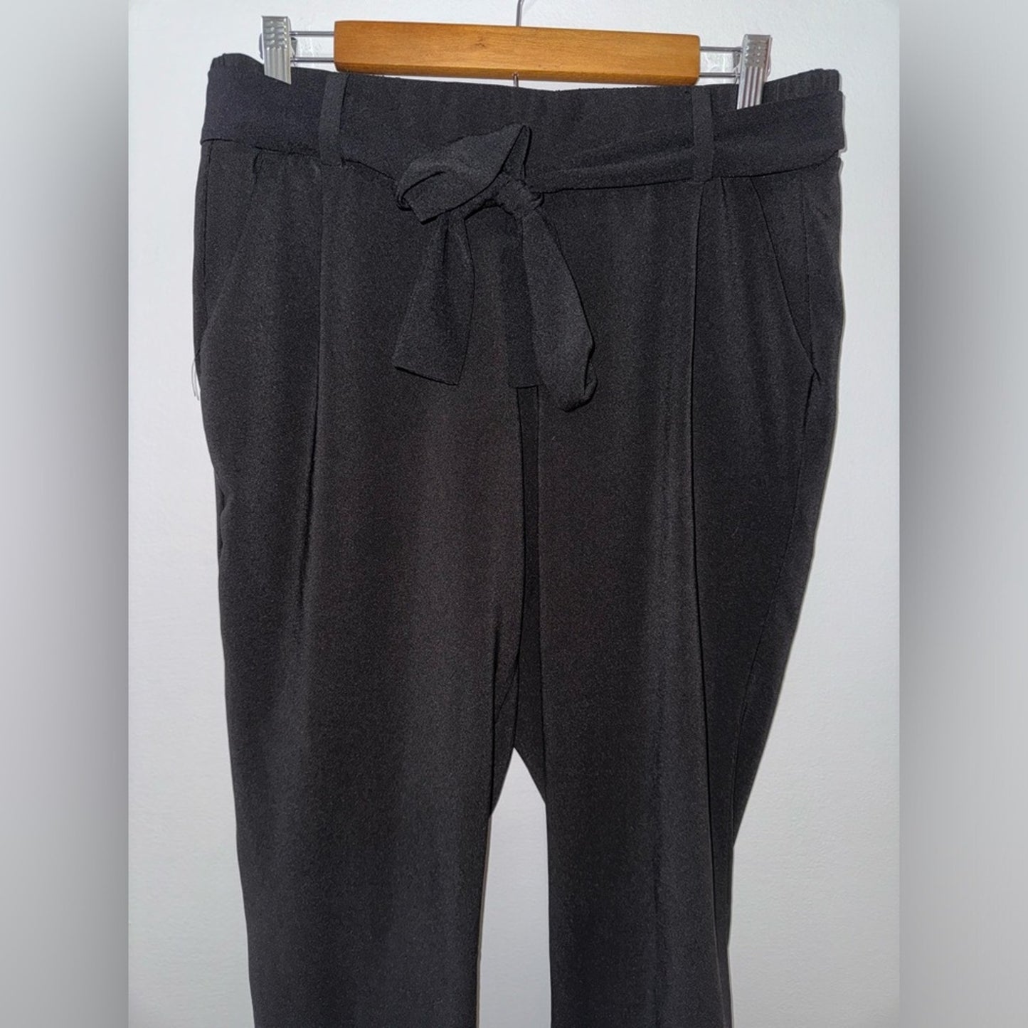 Pre-Owned Size 00 Studio by Torrid Black Tie Pants