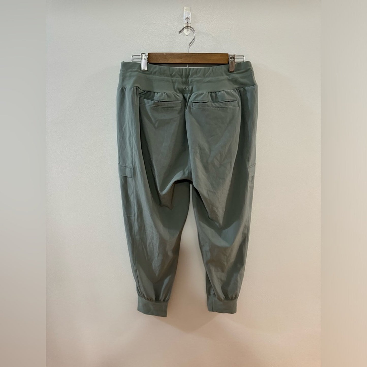 Pre-Owned LG CALIA Women’s Truelight Green Cargo Pants