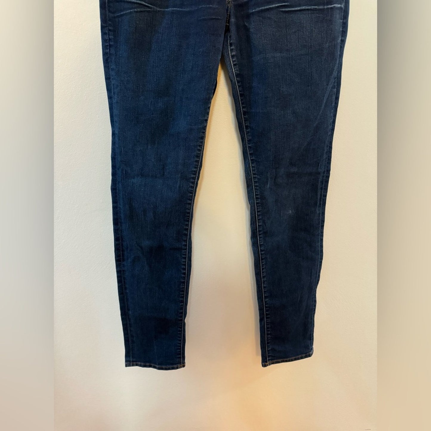 Pre-Owned Size 10 Lucky Brand Dark Blue Charlie Skinny Jeans