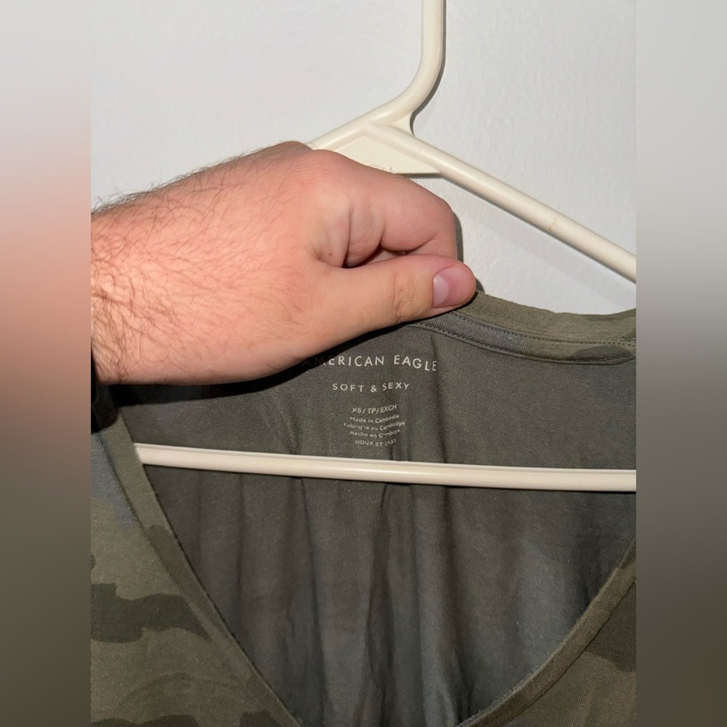 Pre-Owned XS American Eagle Camo V-Neck Soft and Sexy T-Shirt