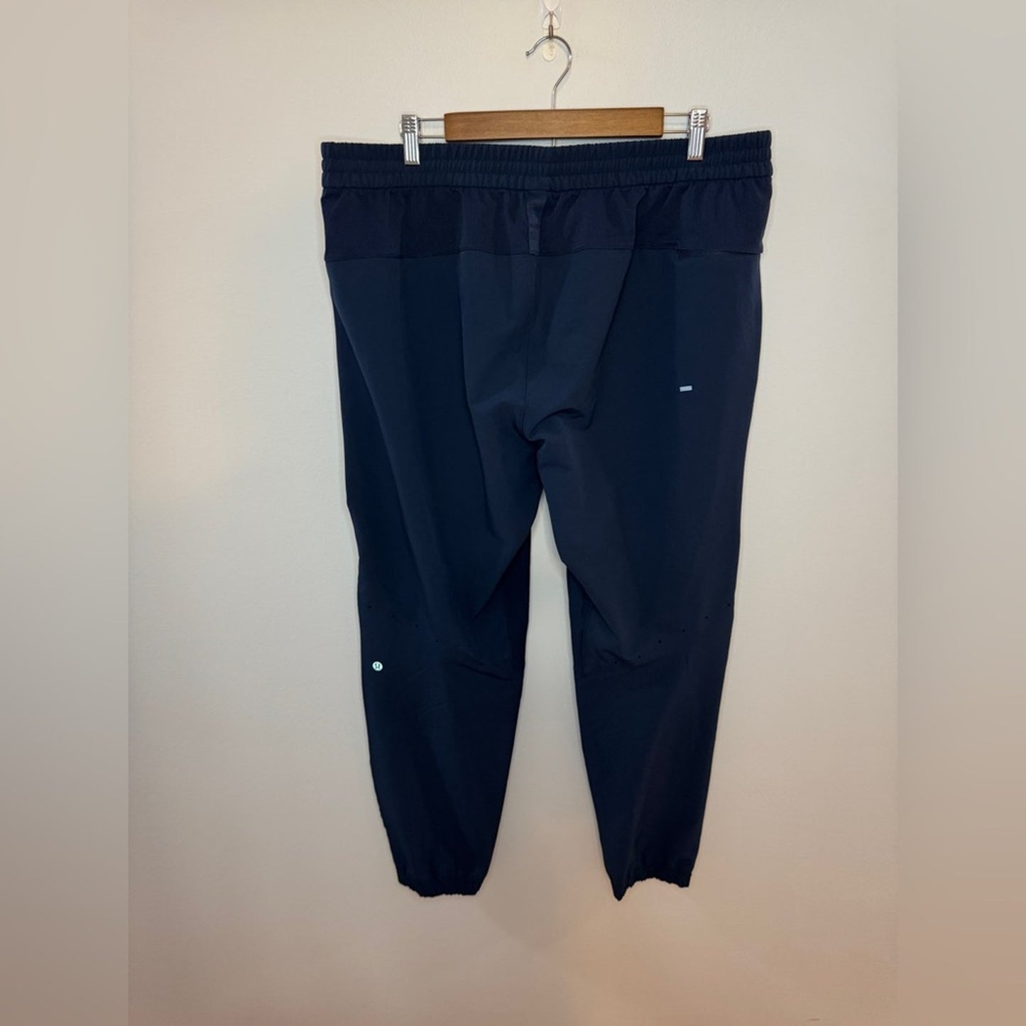 Pre -Owned XXL Lululemon License to Train Jogger 29” Inseam in True Navy