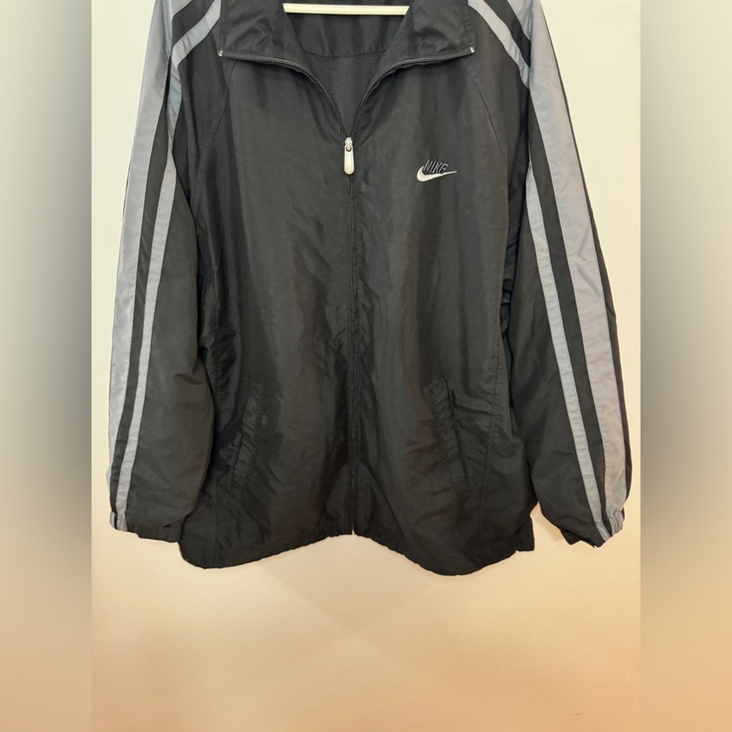 Pre-Owned XL Nike Vintage Black and Grey Zip Up Windbreaker Jacket