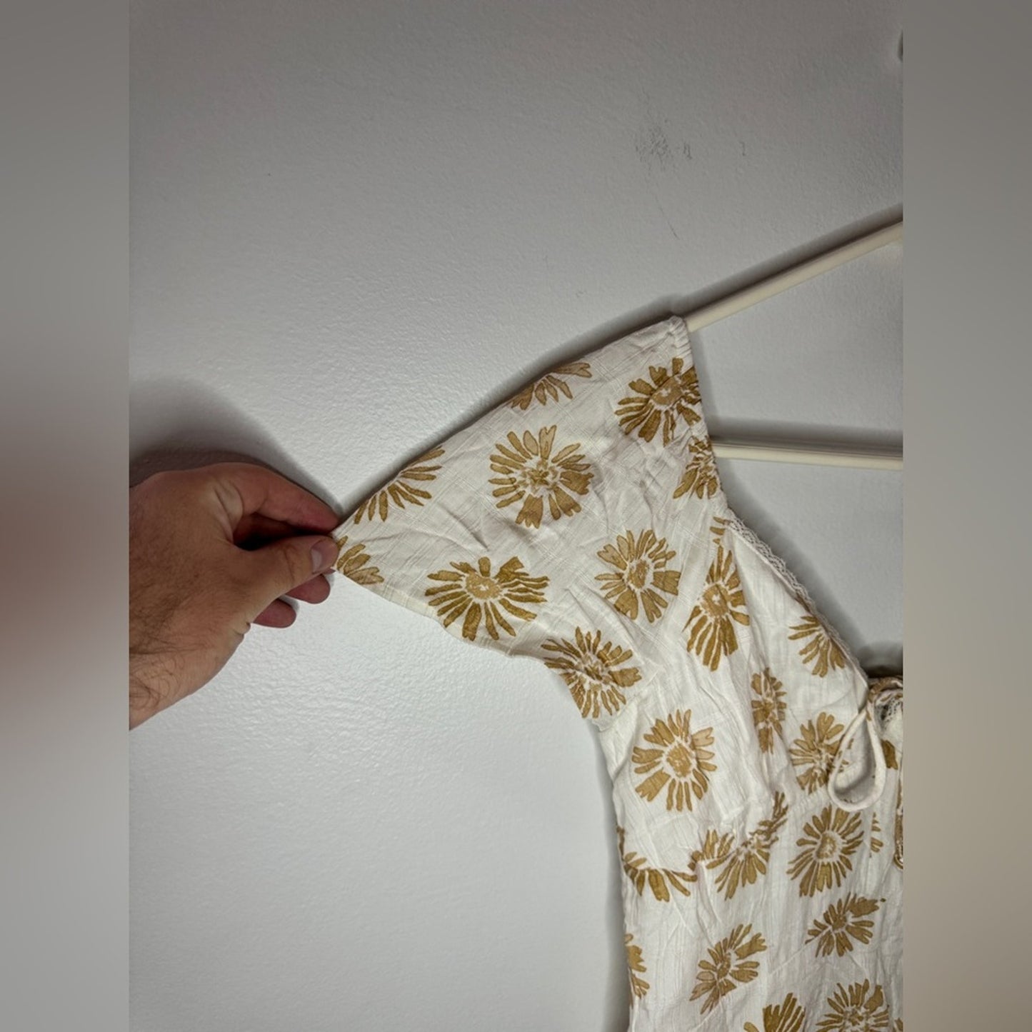 NWOT SM American Eagle White and Green Flower Dress