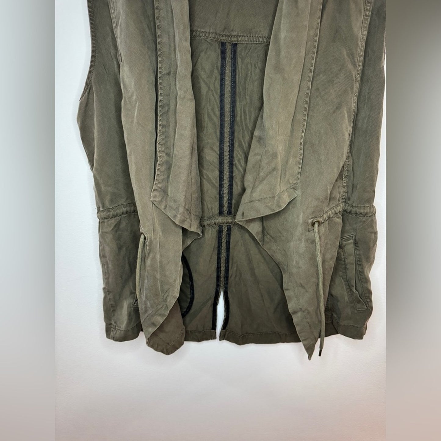 Pre-Owned LG Tahari Brown Sleeveless Jacket