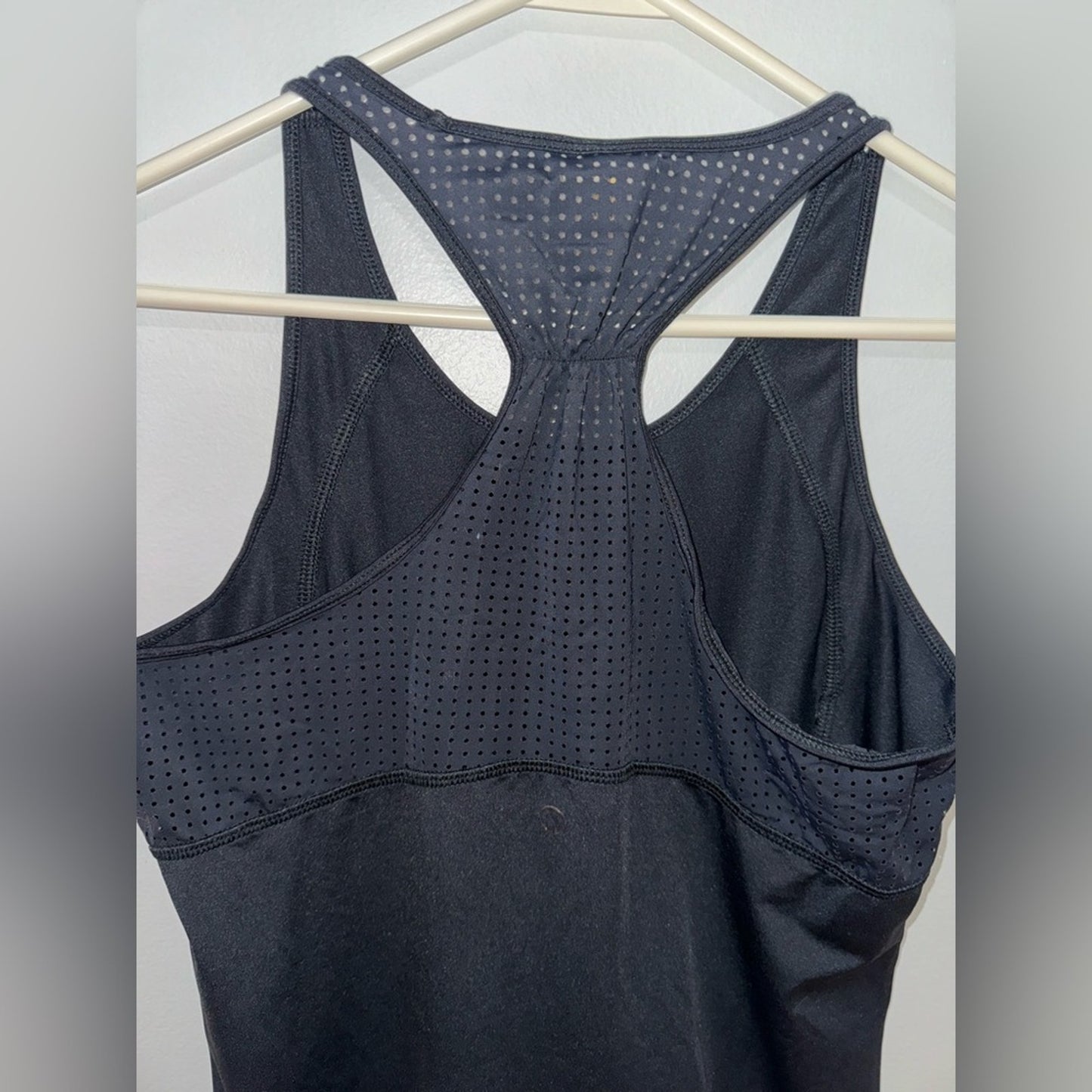 Pre-Owned MD Shape Black Athletic Tank Top