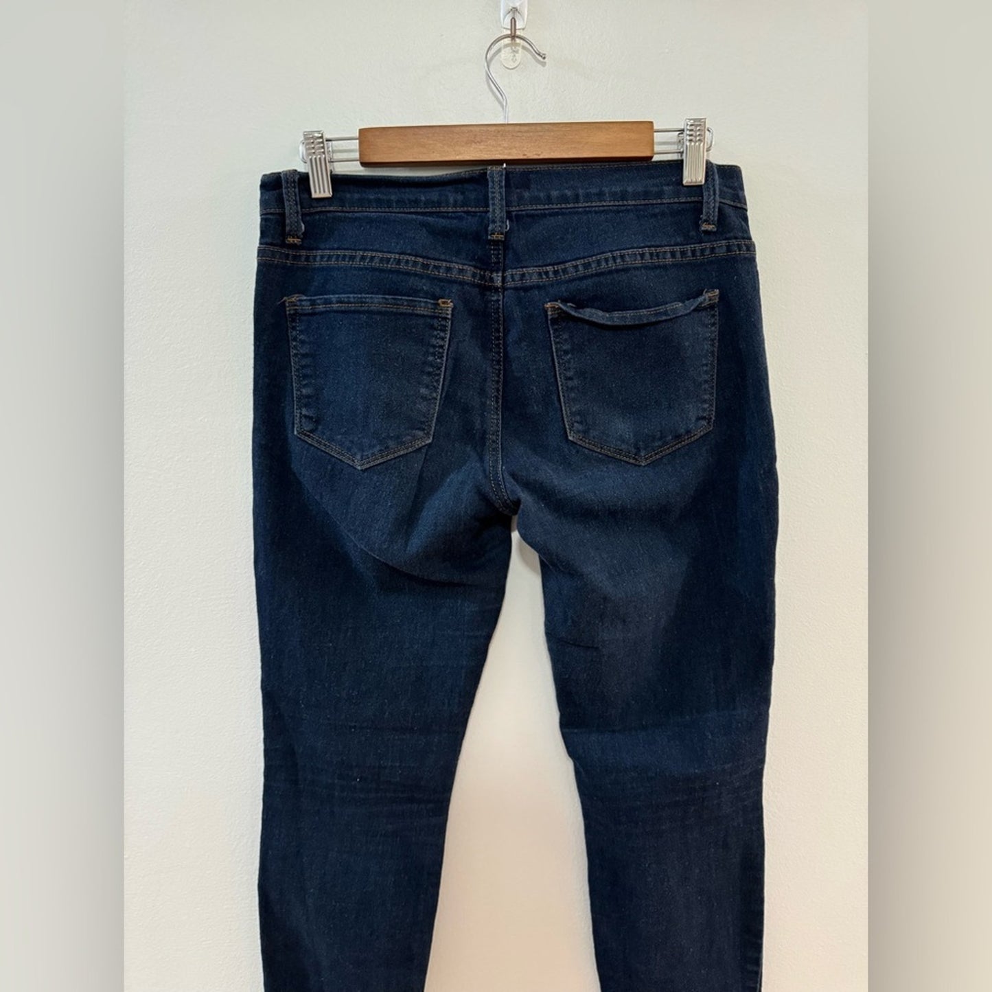 Pre-Owned Size 28 Forever 21 Dark Blue Jeans