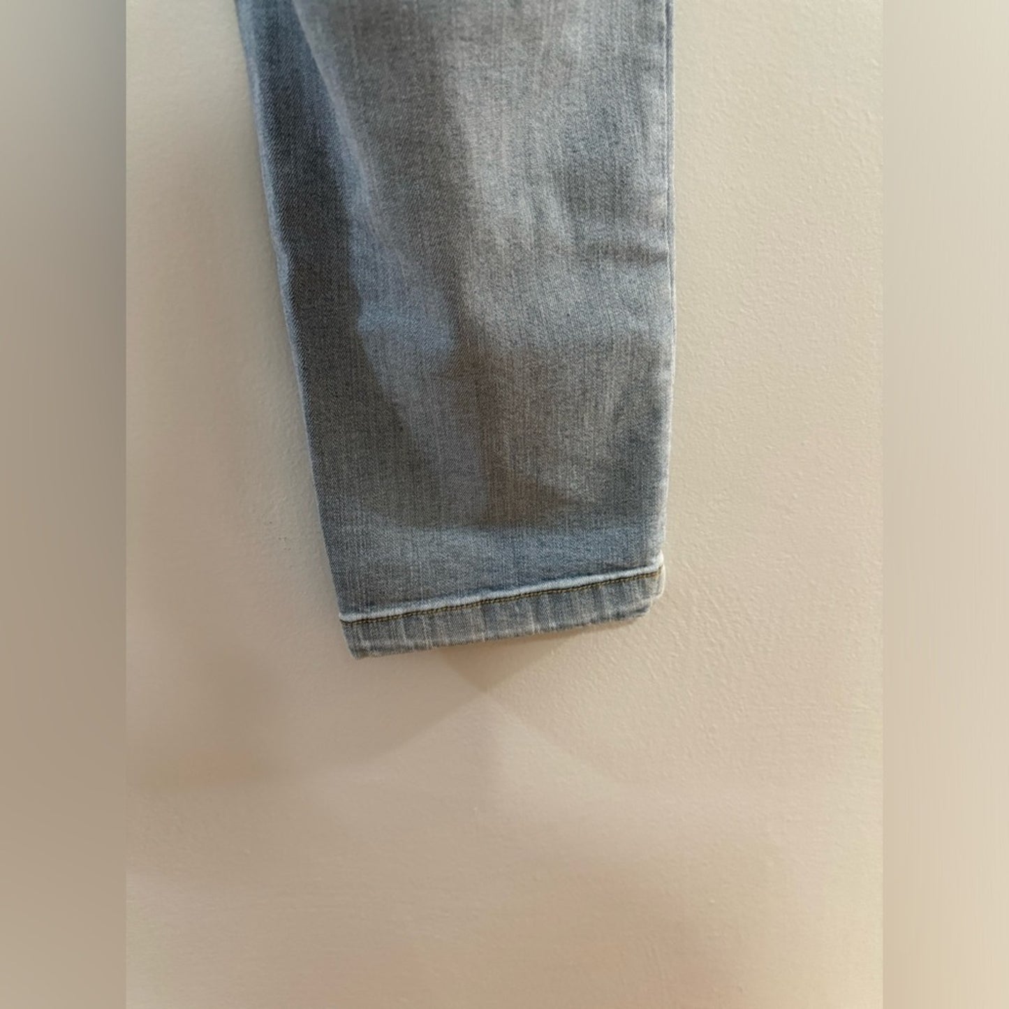 Pre-Owned Size 8 Kensie Light Blue Straight Leg Jeans