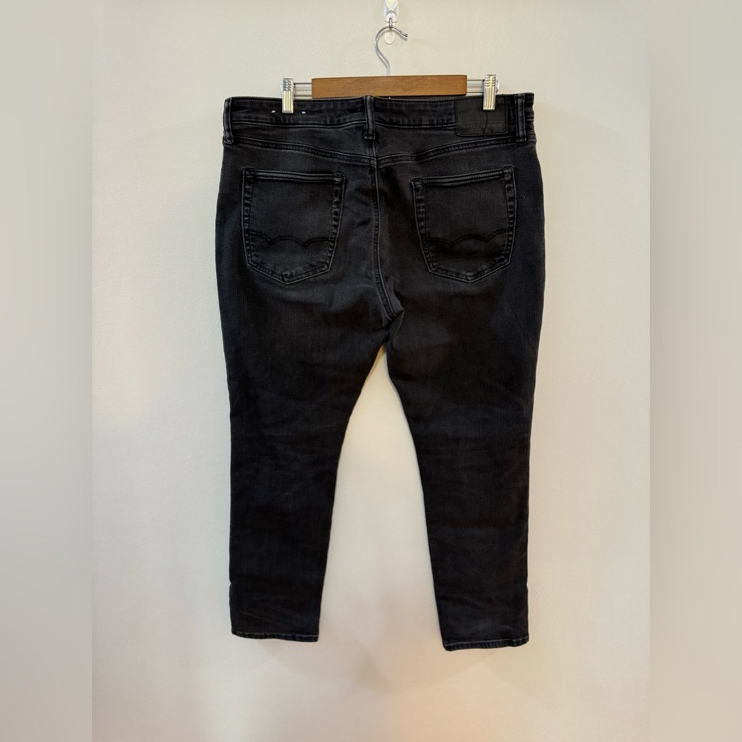 Pre-Owned W36xL30 American Eagle Black Slim Jeans