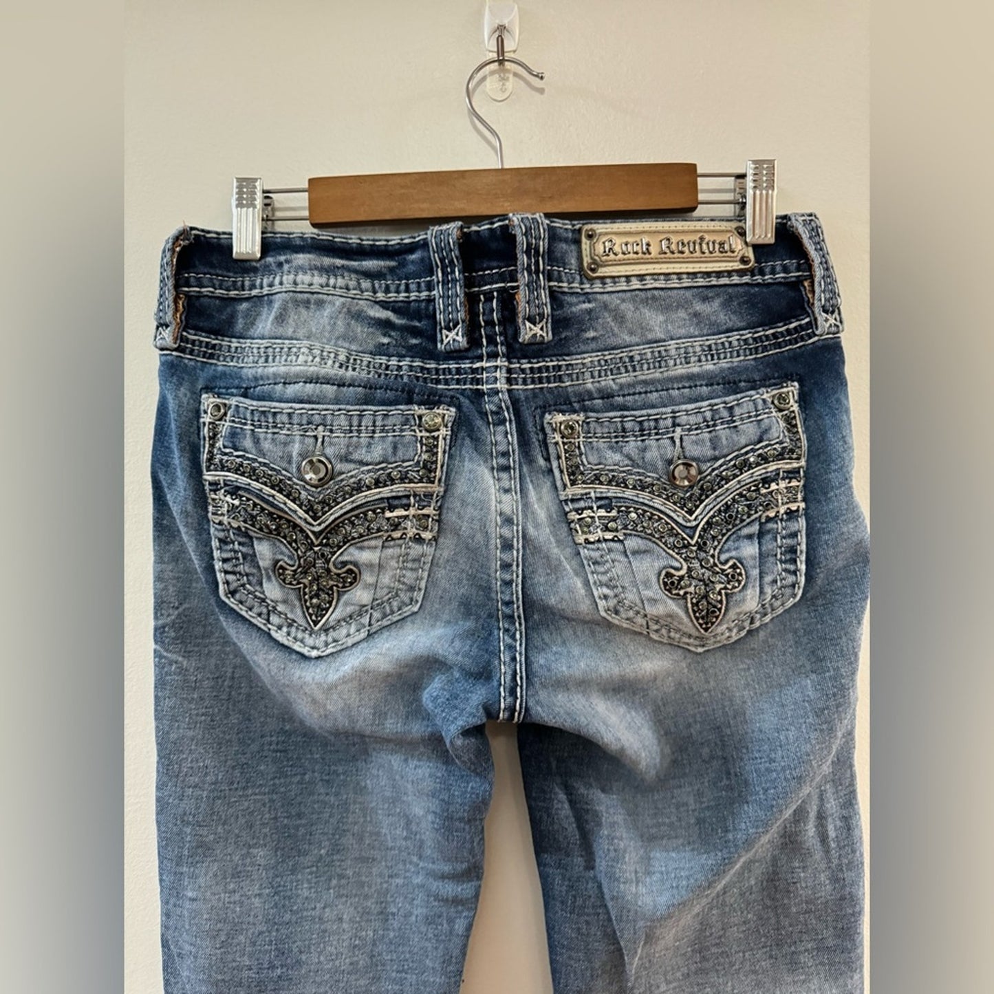 W28xL33 Rock Revival Blue Yanka Mid Rise Boot Rhinestone Embellished Jeans