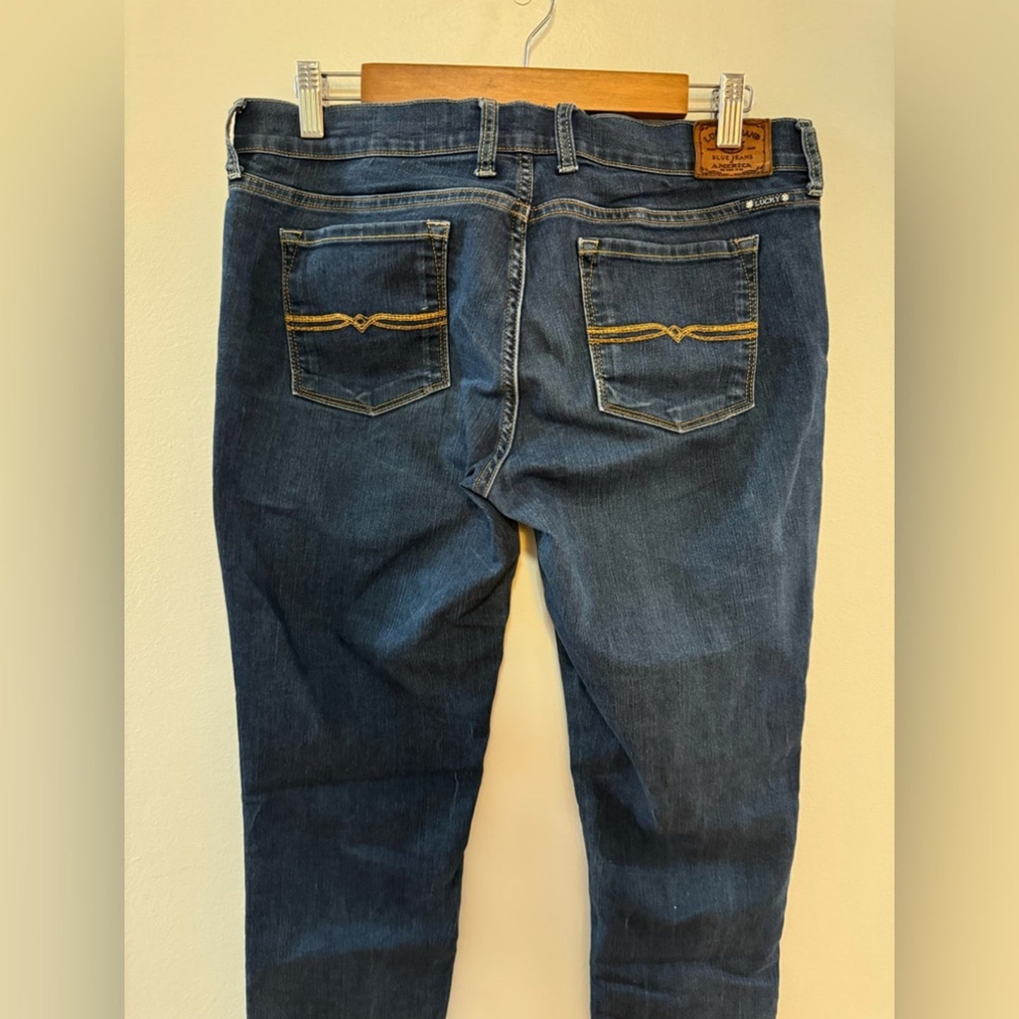 Pre-Owned Size 10 Lucky Brand Dark Blue Charlie Skinny Jeans