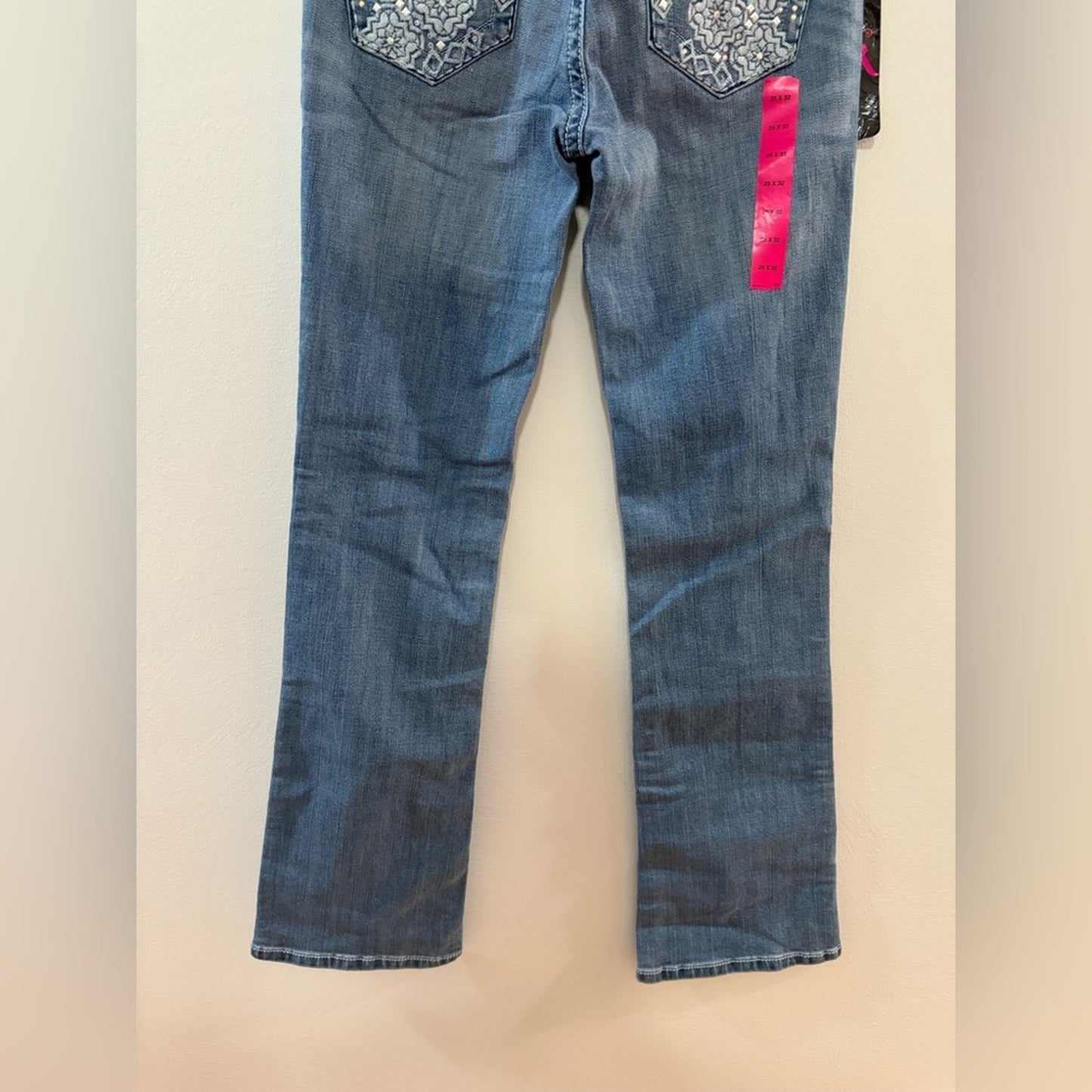 NWT W25xL32 Rock 47 by Wrangler Light Blue Low Rise Embellished Boot Cut Jeans