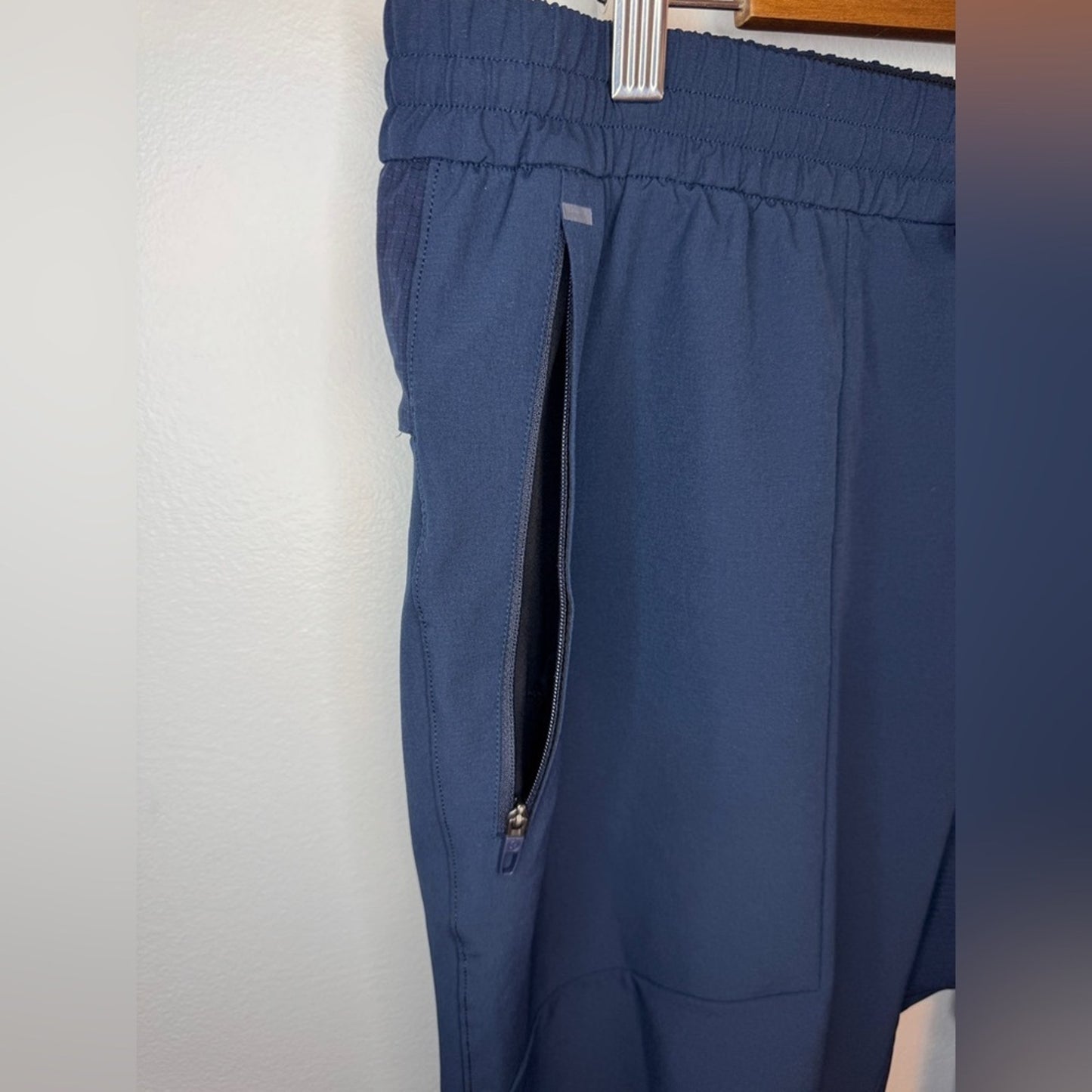 Pre -Owned XXL Lululemon License to Train Jogger 29” Inseam in True Navy